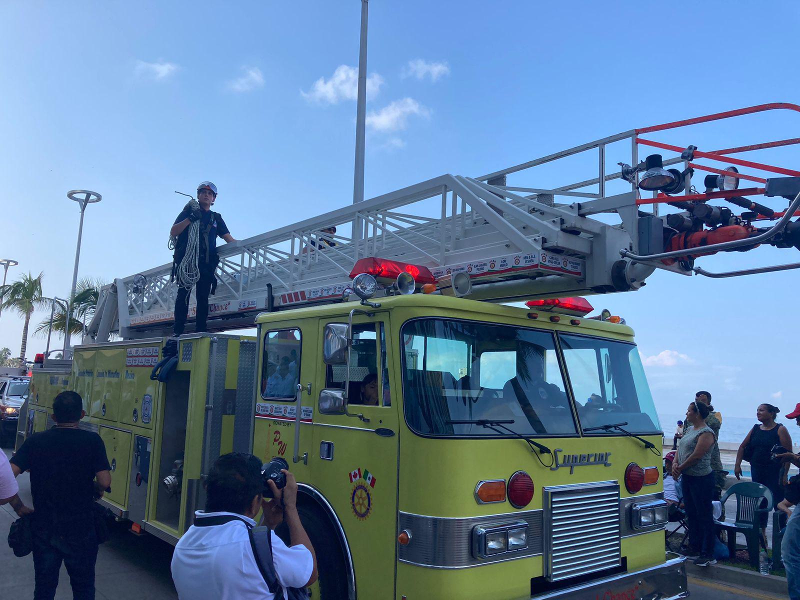 $!Desfilan en Mazatlán por el 213 aniversario de la Independencia de México