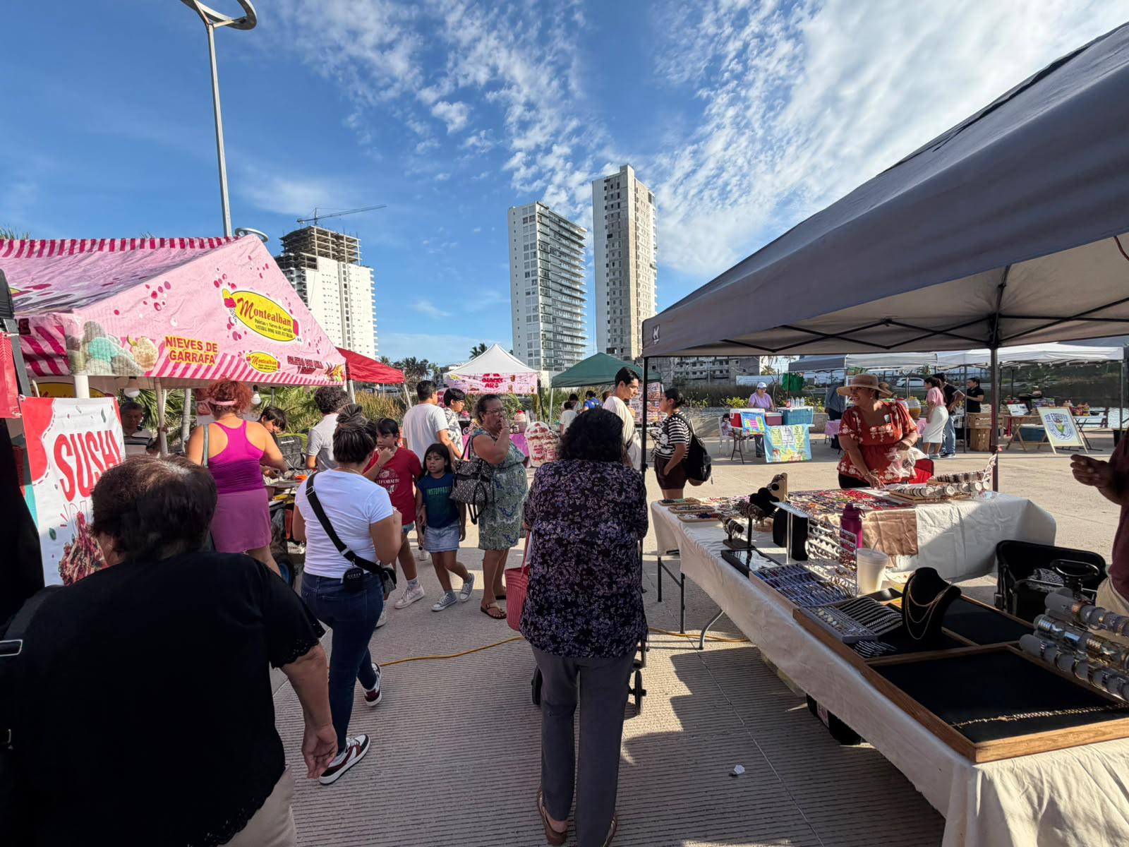 $!Más de 70 emprendedores participan en bazar ‘Sabe a Mazatlán’