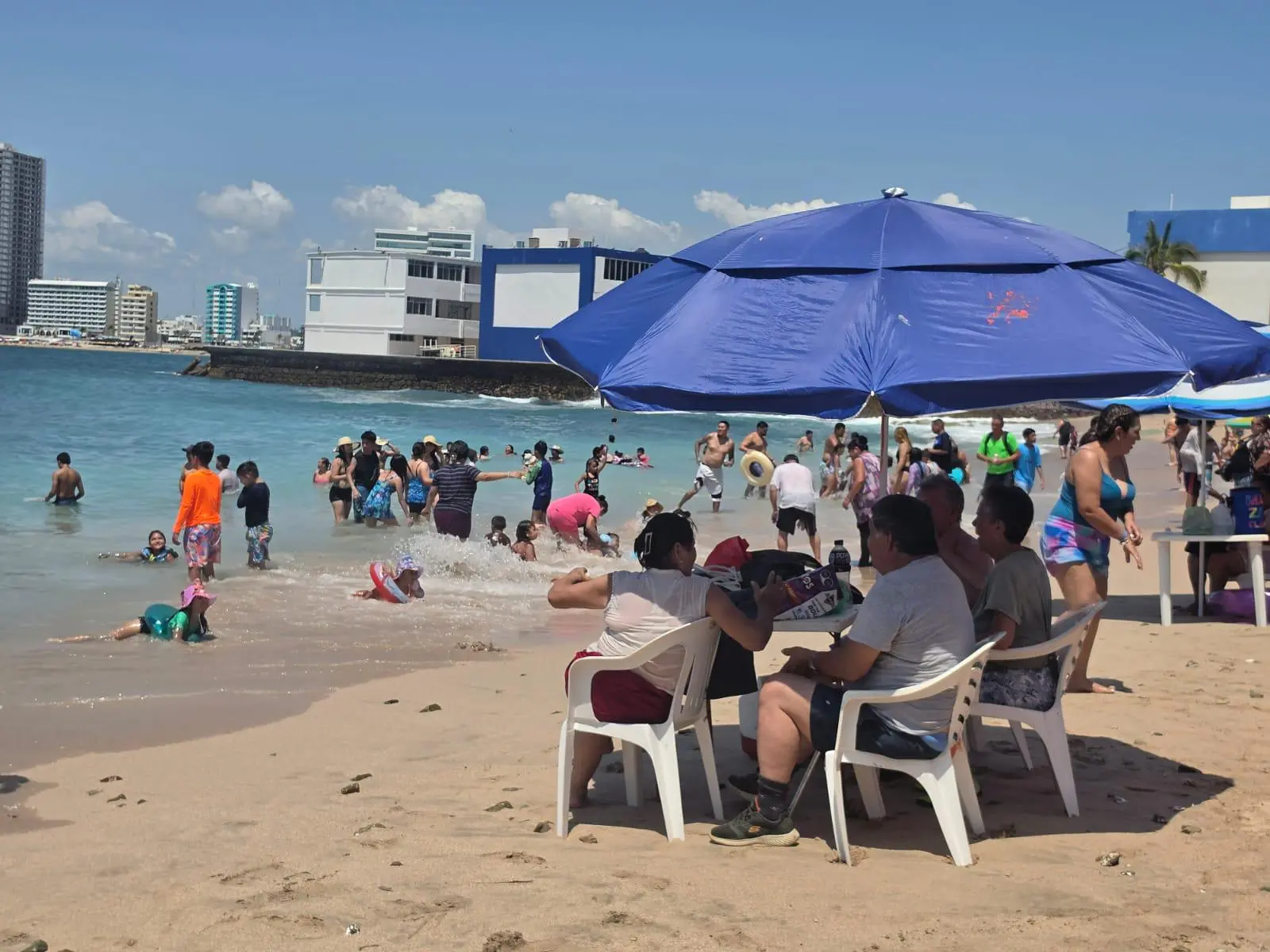 $!Suspenden inspección en Playa Pinitos tras momentos de tensión con prestadores y turistas