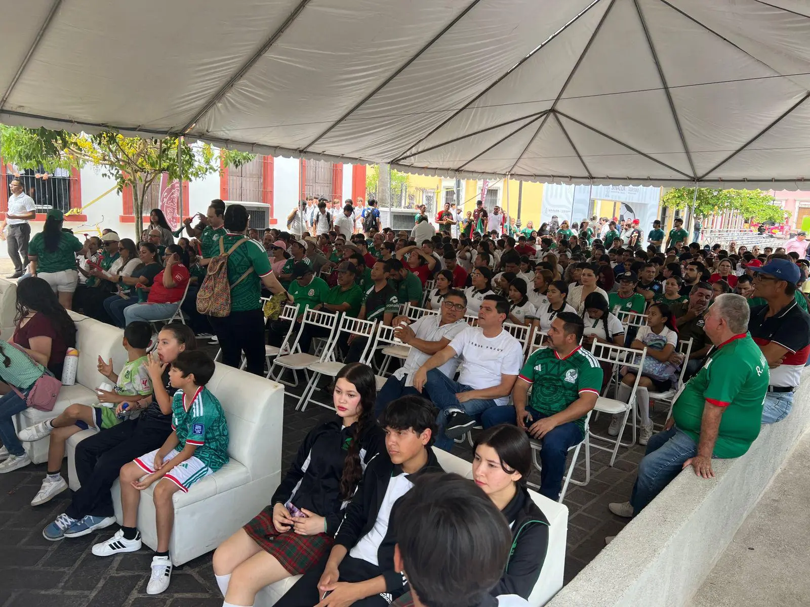 $!Mocorito recibe a aficionados para seguir el arranque del Mundial 2026 en pantalla gigante
