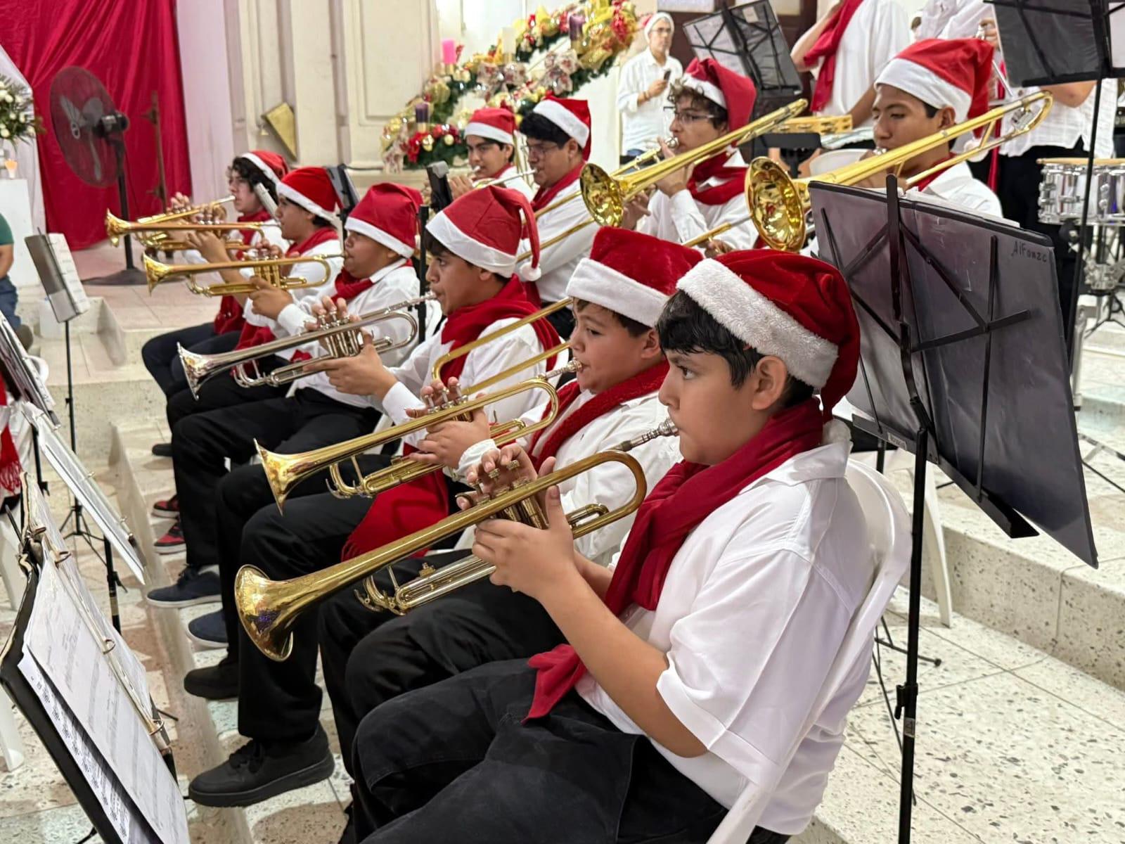 $!Jesús Carlos y su viaje de 12 años como alumno fundador de la Orquesta Sinfónica Infantil y Juvenil Raíces de Plata de El Rosario