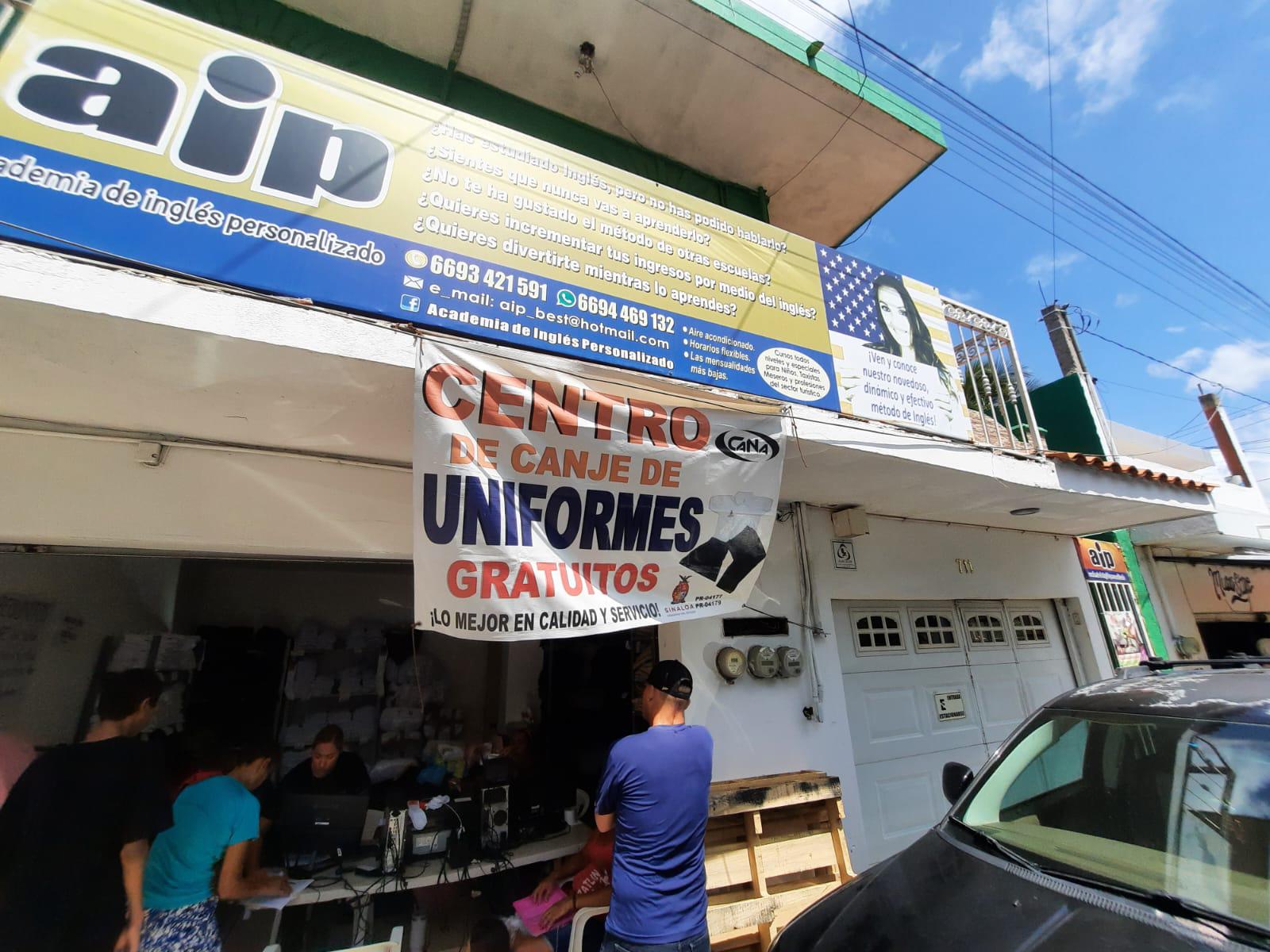 $!Inicia muy activo en Mazatlán el canje de uniformes y útiles escolares gratuitos