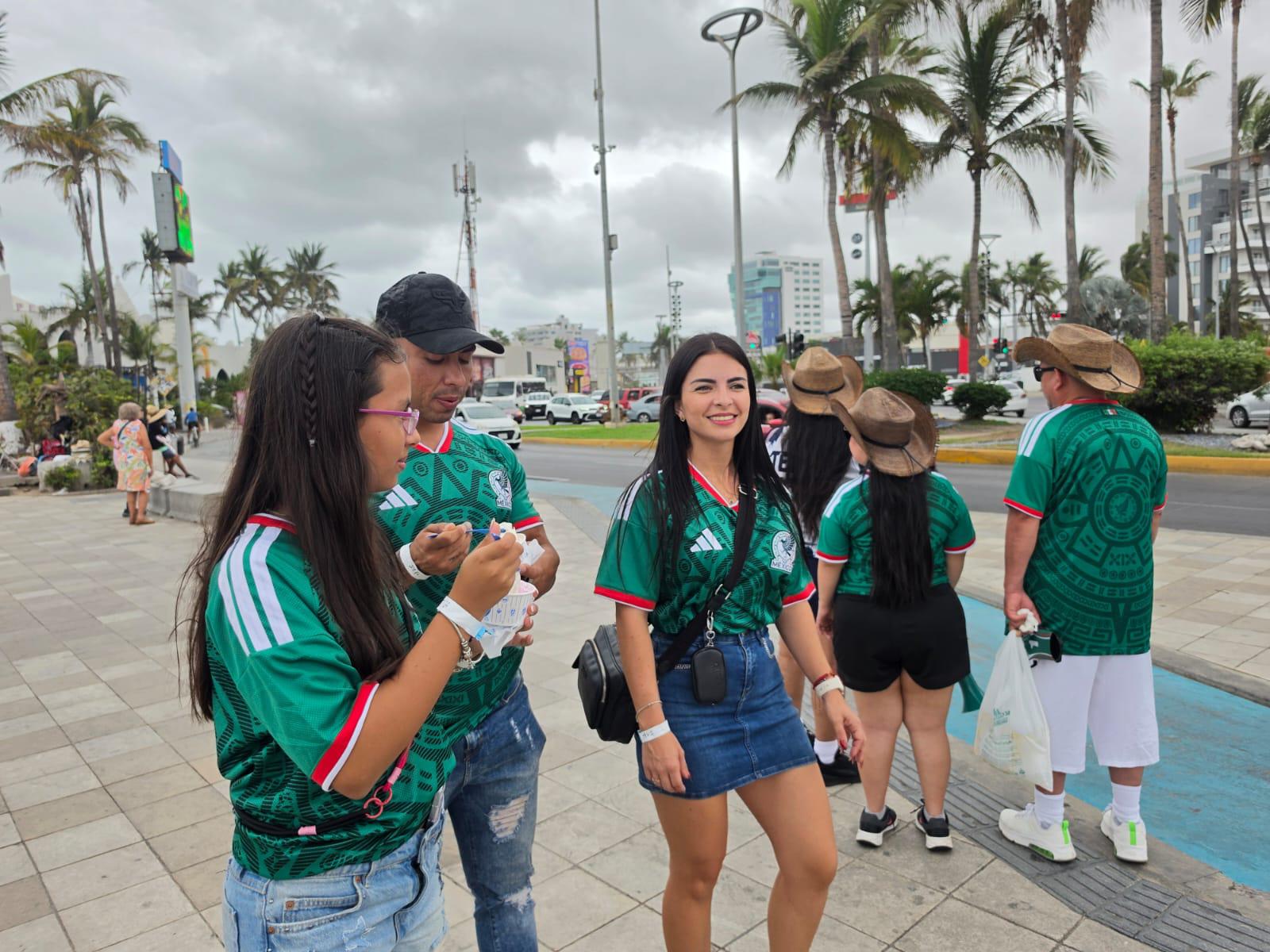 $!El triunfo del Tri no llena las letras de Mazatlán