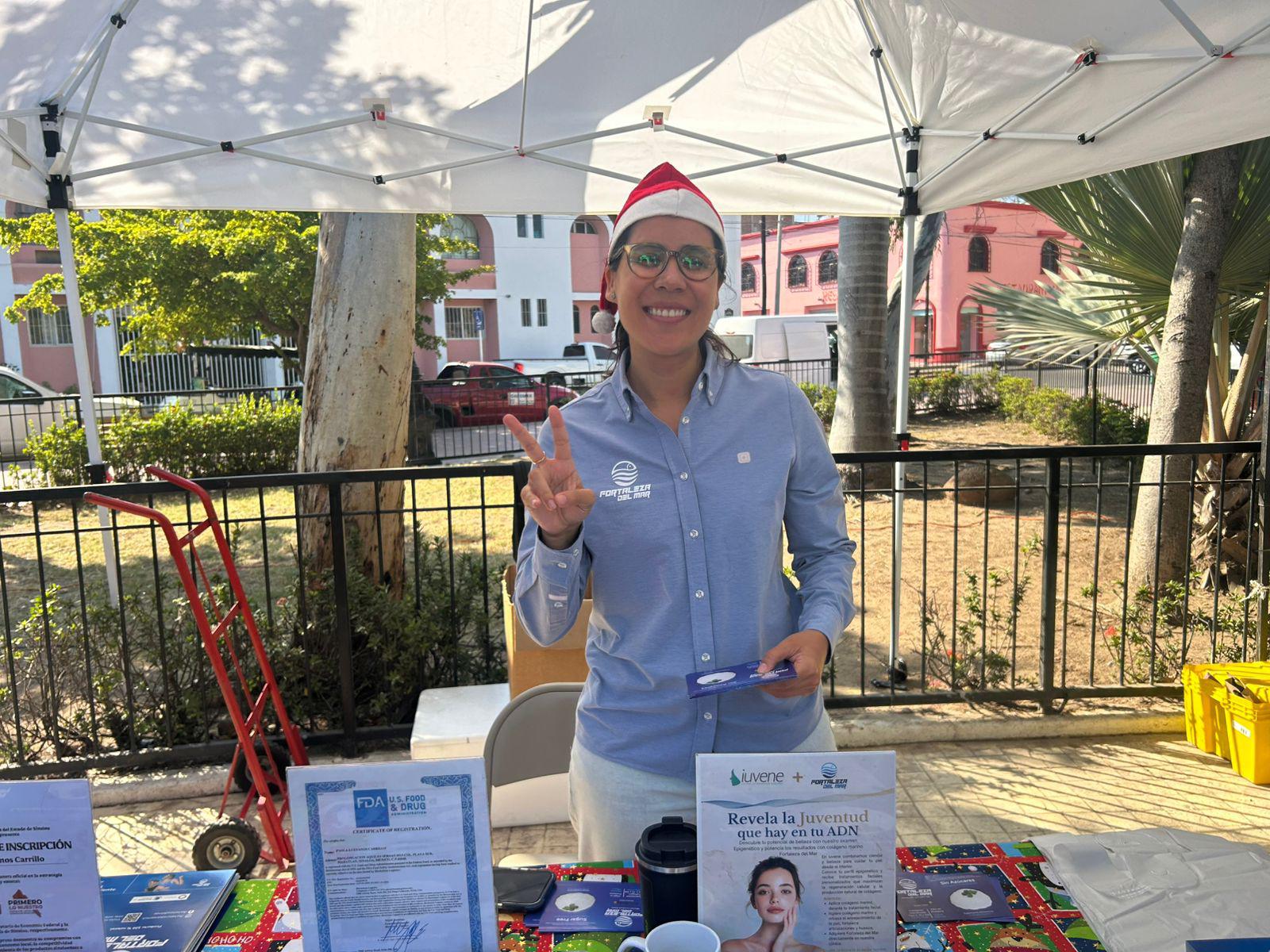 $!Disfrutan chicos y grandes de posada navideña en el Mercado Orgánico de Mazatlán