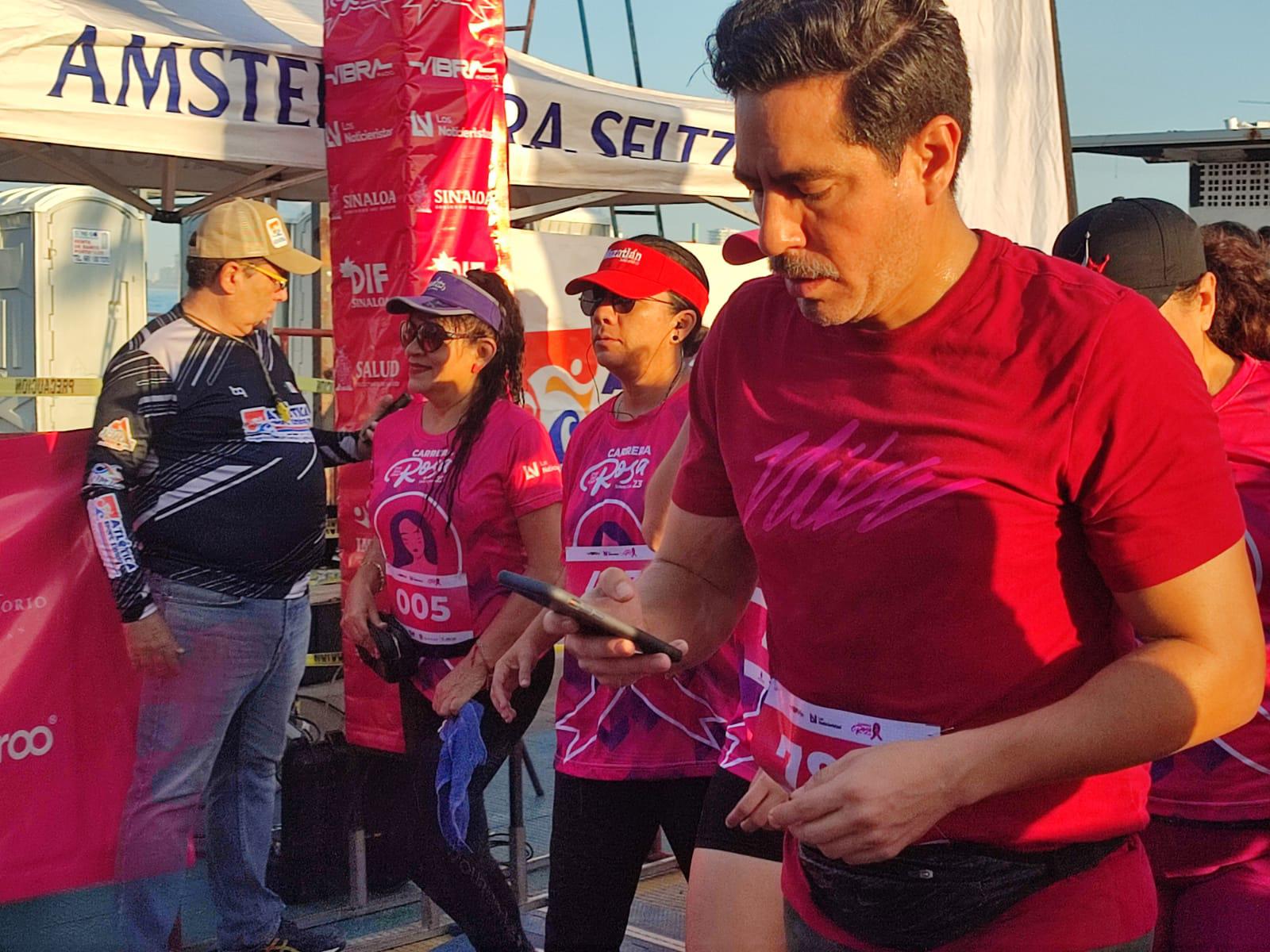 $!Solís y Leyva conquistan la Carrera Rosa, en Mazatlán