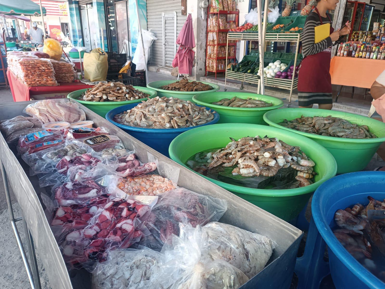 $!En Mazatlán, se mantienen ventas de ‘changueras’ en un 30 y 40 por ciento; esperan que repunte en Semana Santa