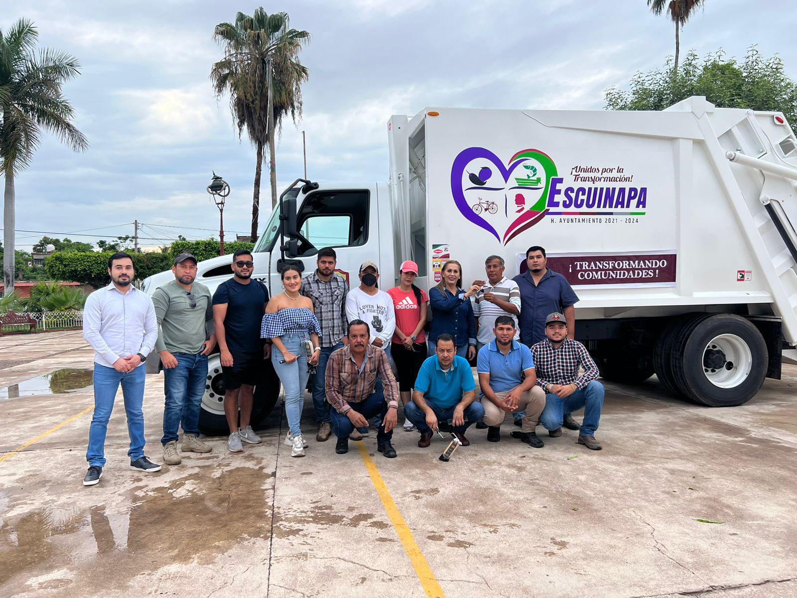$!Reciben nuevo camión recolector de basura en Escuinapa