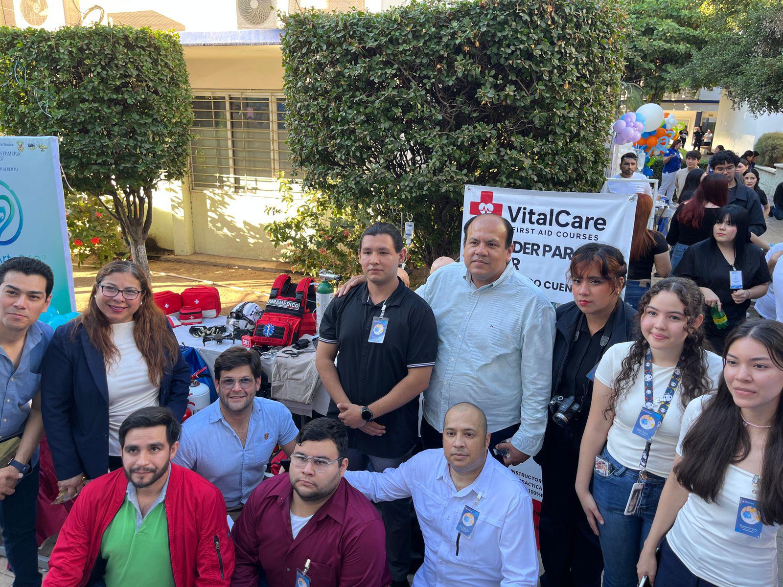 $!Alumnos de Enfermería de la UAS presentan feria de emprendimiento