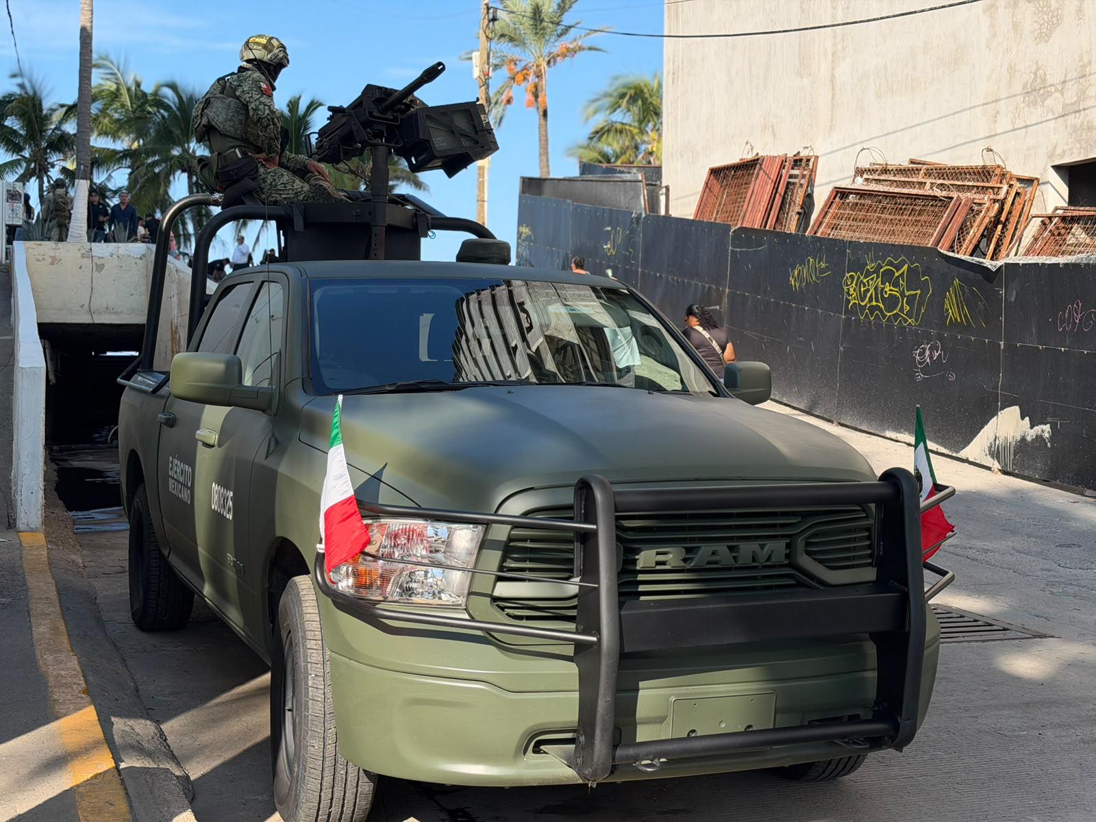$!Refuerzan seguridad durante desfile del 16 de septiembre en el malecón de Mazatlán