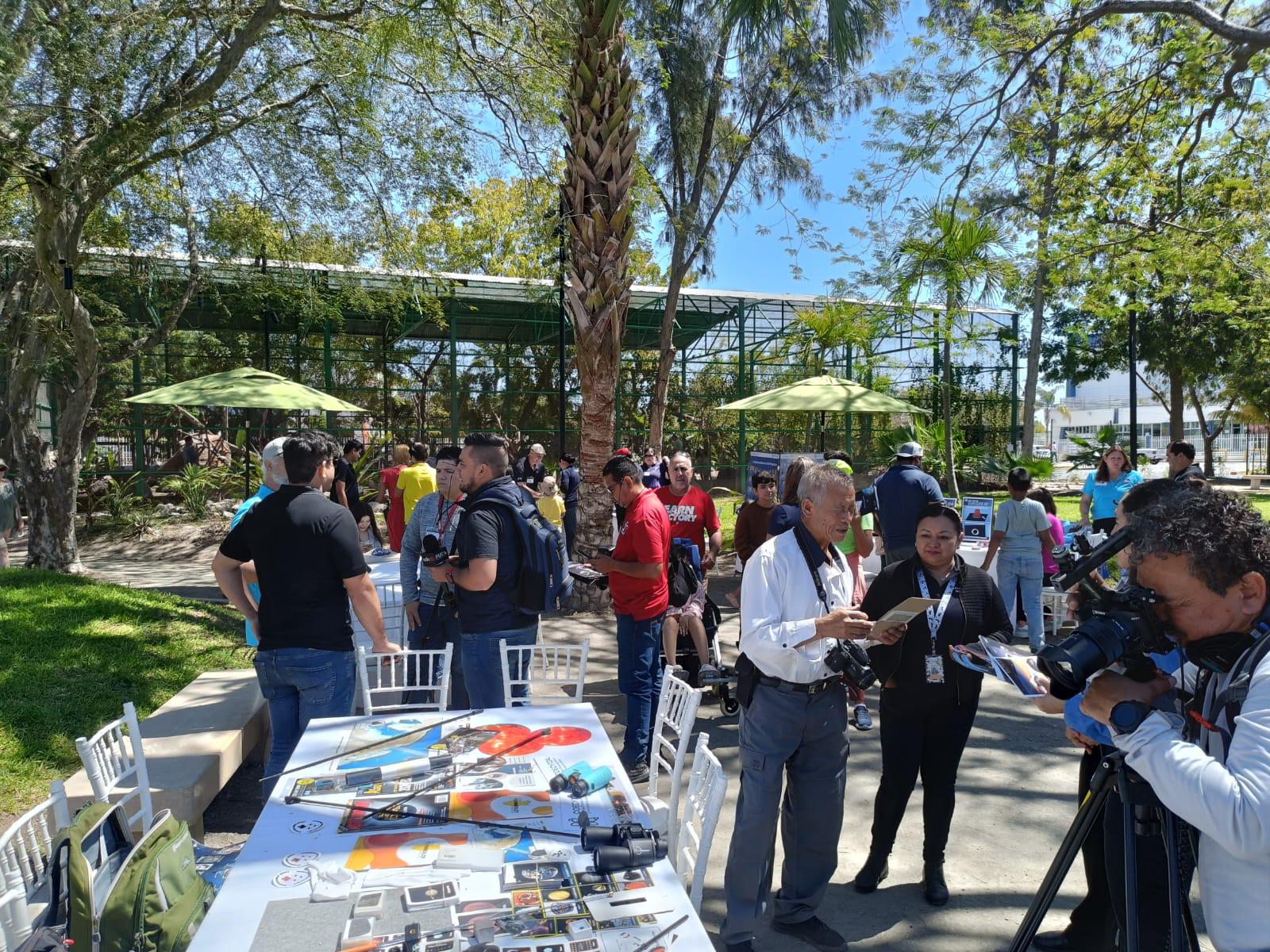 $!Niños y grandes tocan la luna en el ciclo de actividades del Gran Acuario ‘Del Mar al Espacio’