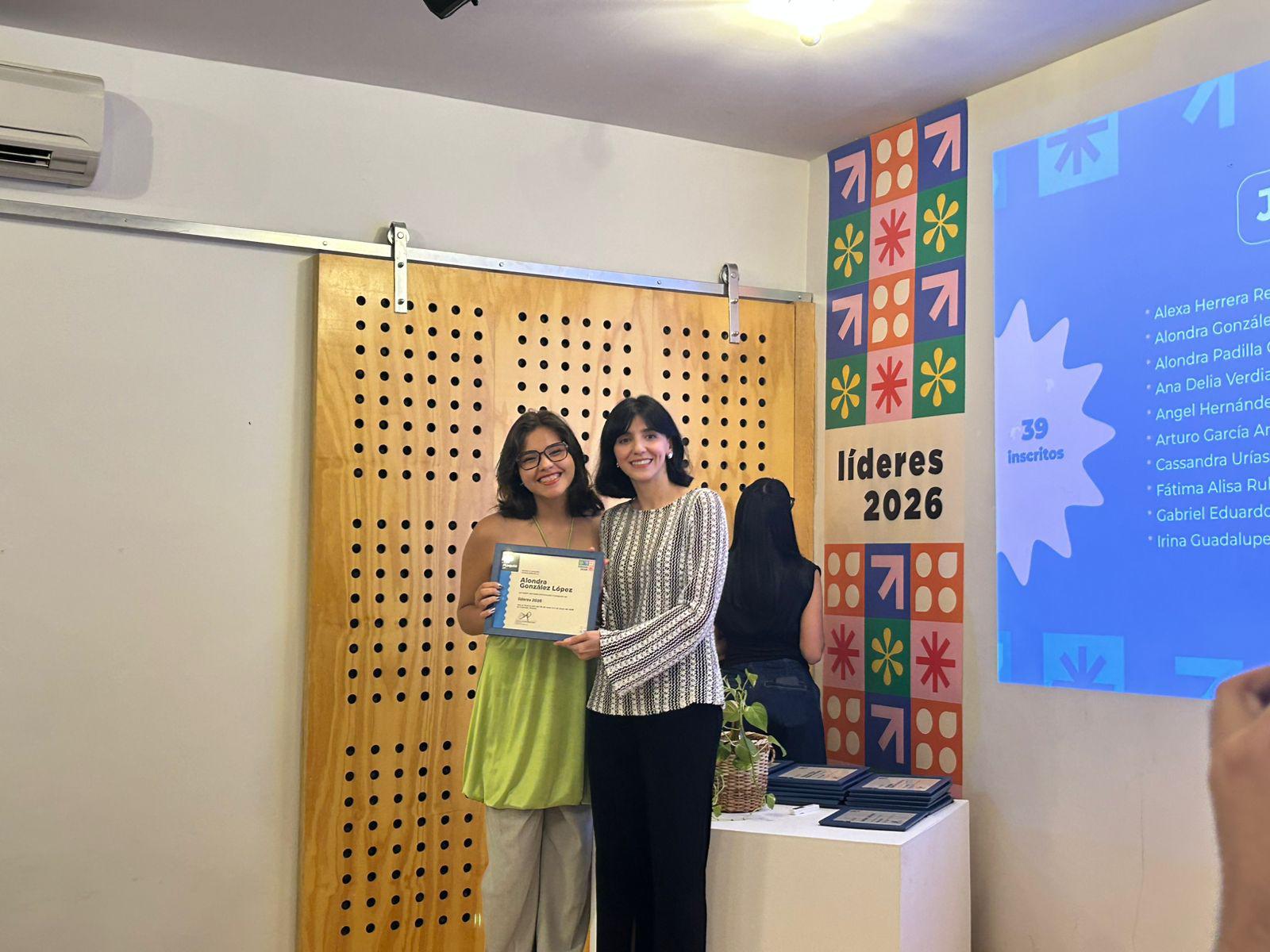 $!Concluyen jóvenes ciclo en programa ‘Líderes 2026’ en la Casa del Maquío