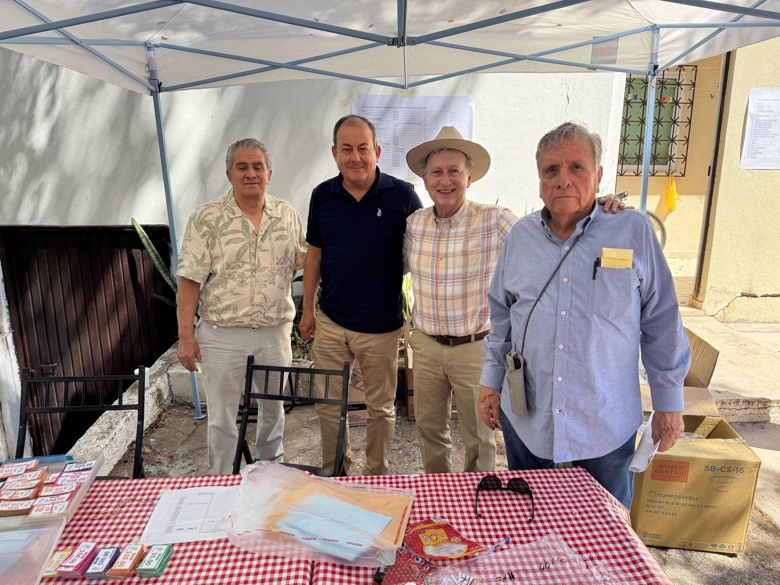 $!Conviven en kermés para ayudar al Templo de la Sagrada Familia