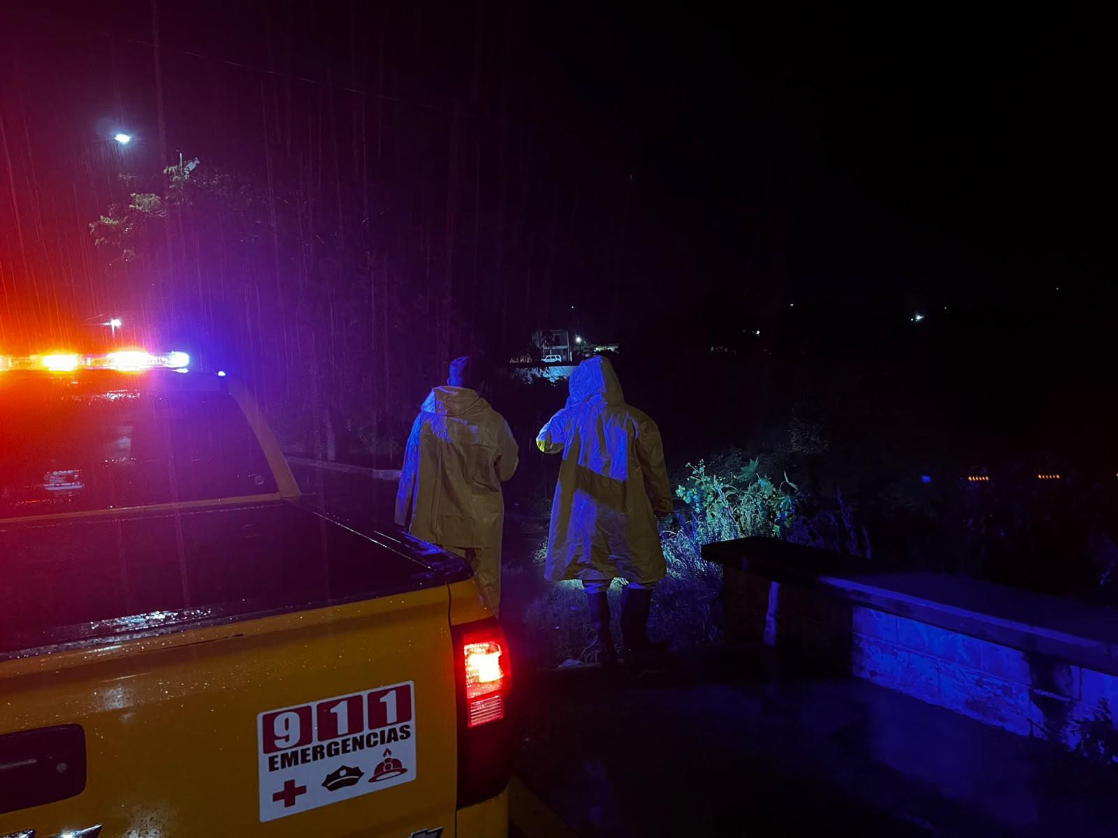 $!Dejas lluvias y fuertes ráfagas de viento en Escuinapa la Tormenta Tropical Vance
