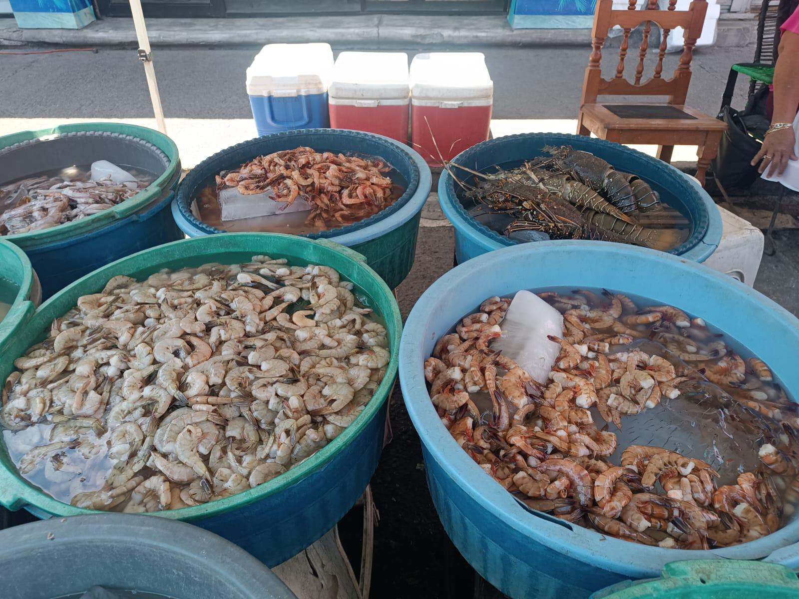 $!Mejora la venta de camarón con las ‘changueras’, pero sin compararse al año pasado, señalan comerciantes