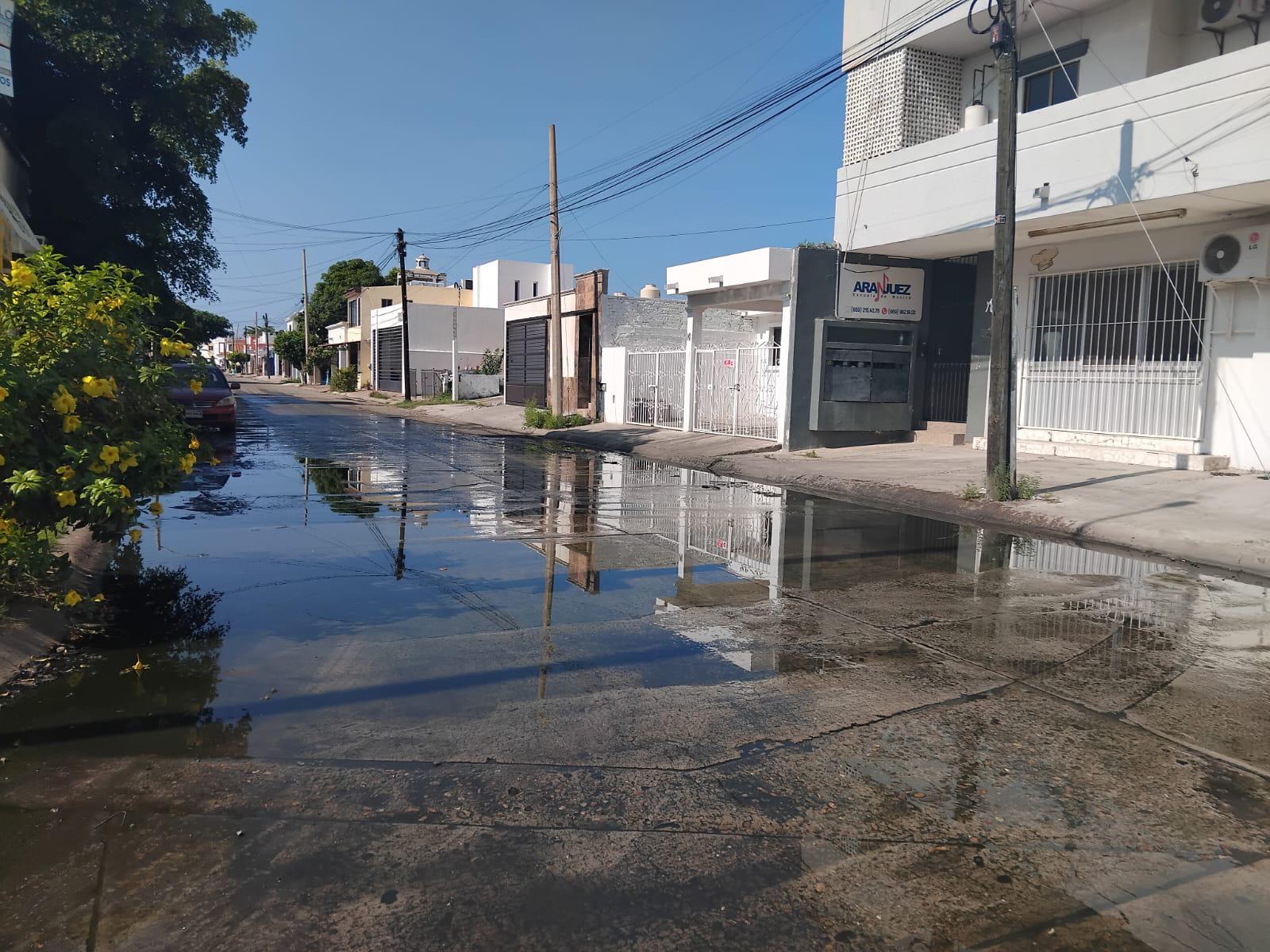 $!Viven vecinos de El Toreo entre aguas negras, malos olores y temor a enfermedades