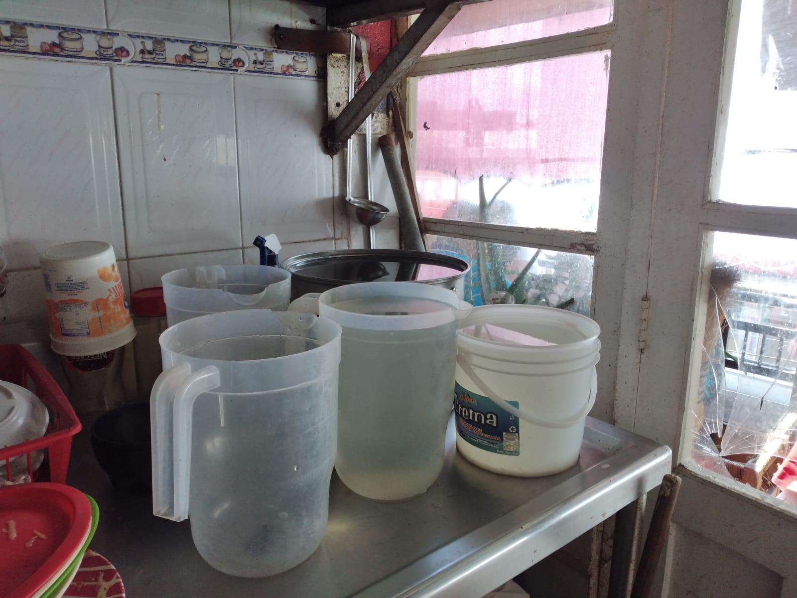 $!Podrían cerrar restaurantes del Mercado Pino Suárez, en Mazatlán, si se prolonga el desabasto de agua