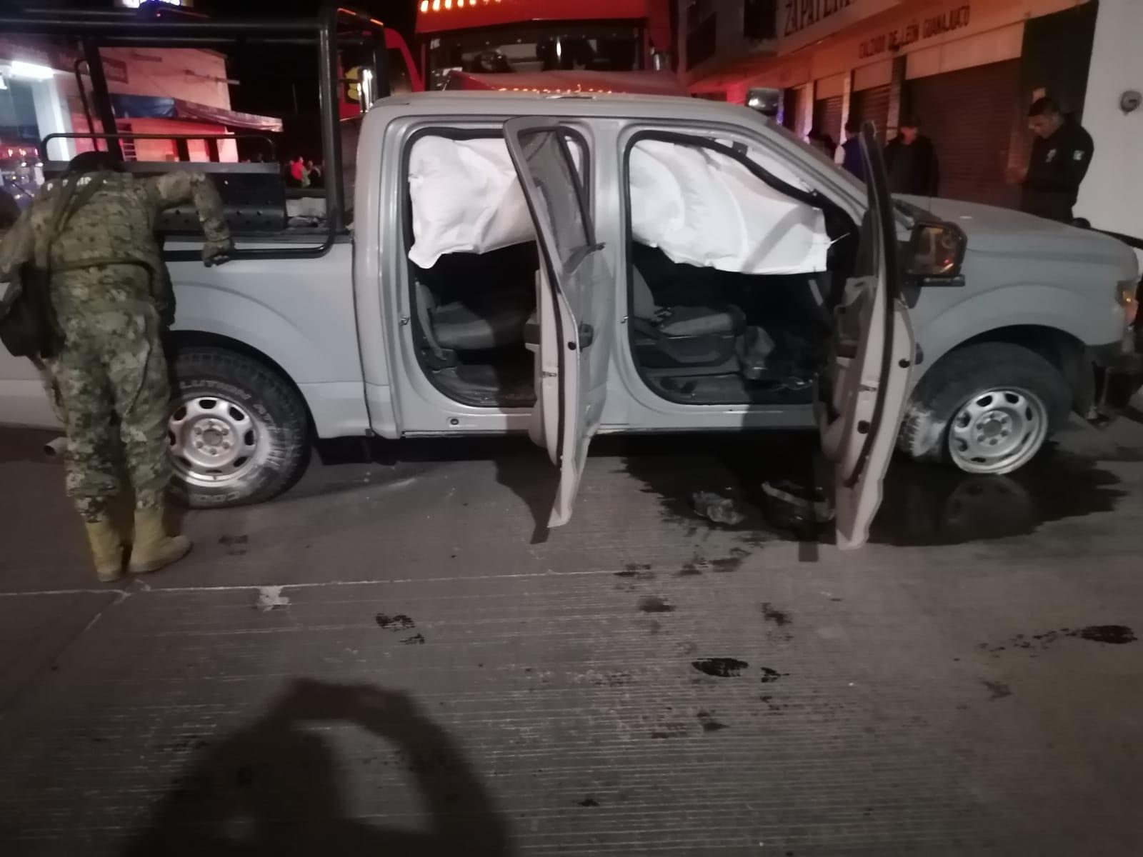 $!Choque en la cabecera municipal de Escuinapa deja dos elementos de la Marina lesionados