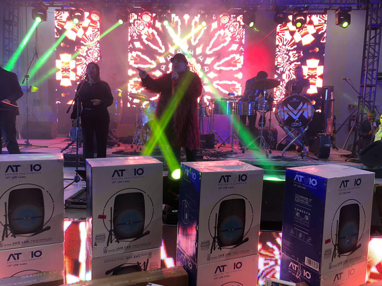 $!Celebran con fiesta y regalos a las madres trabajadoras del Estado