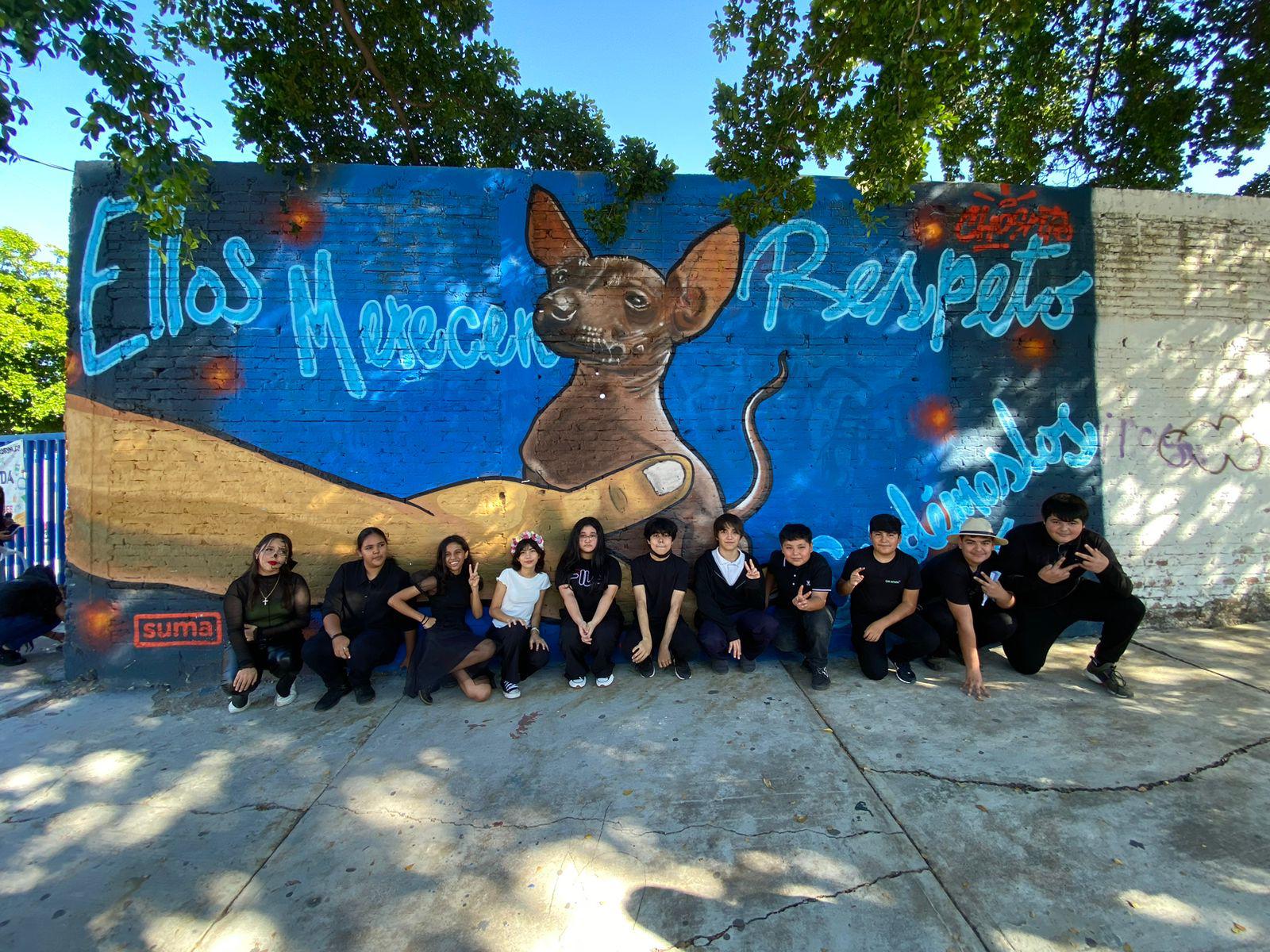 $!Pintan alumnos de la secundaria SNTE 53 murales con animales y motivos de inclusión