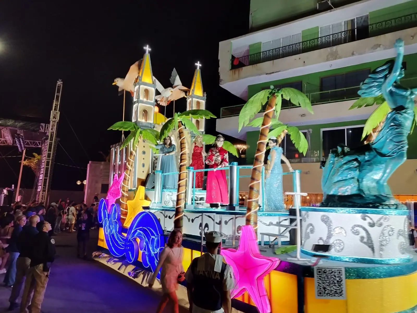 $!Cierran con fiesta y tradición el último desfile del Carnaval de Mazatlán 2026