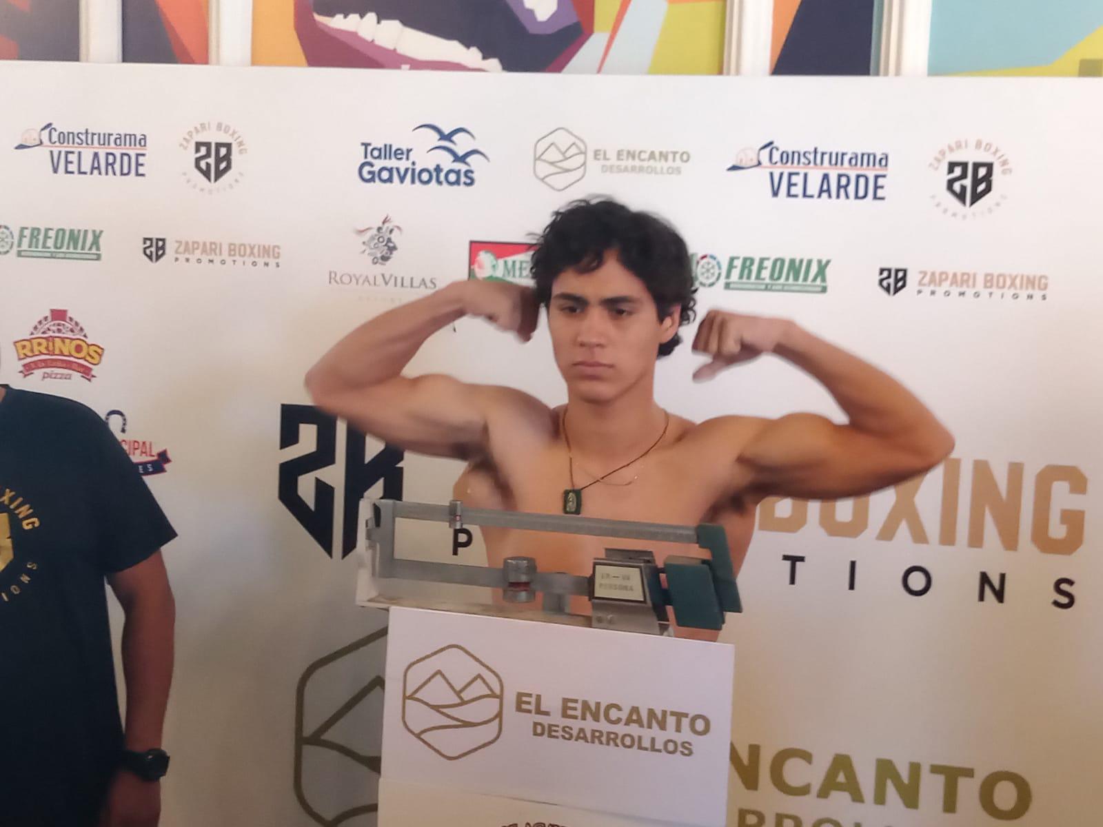 $!Pugilistas de ‘Sangre Nueva 4’ baten la báscula para su pelea en Mazatlán