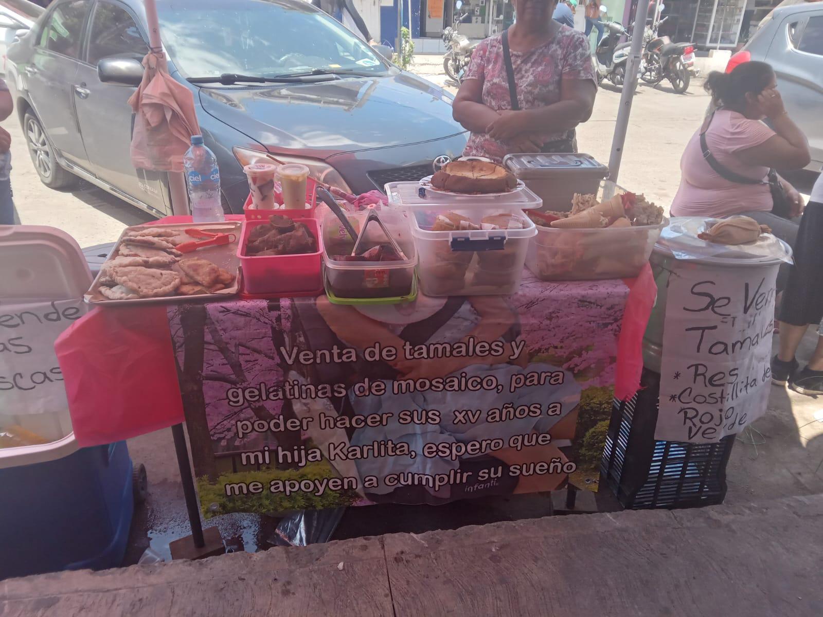 $!Busca Eloísa celebrarle los 15 años a su hija Karlita; madruga a vender en la Juárez