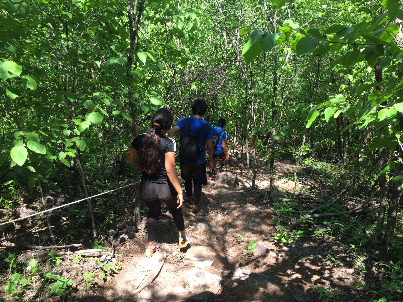 $!Rescatan a una menor y dos jóvenes perdidos en cerro de Culiacán