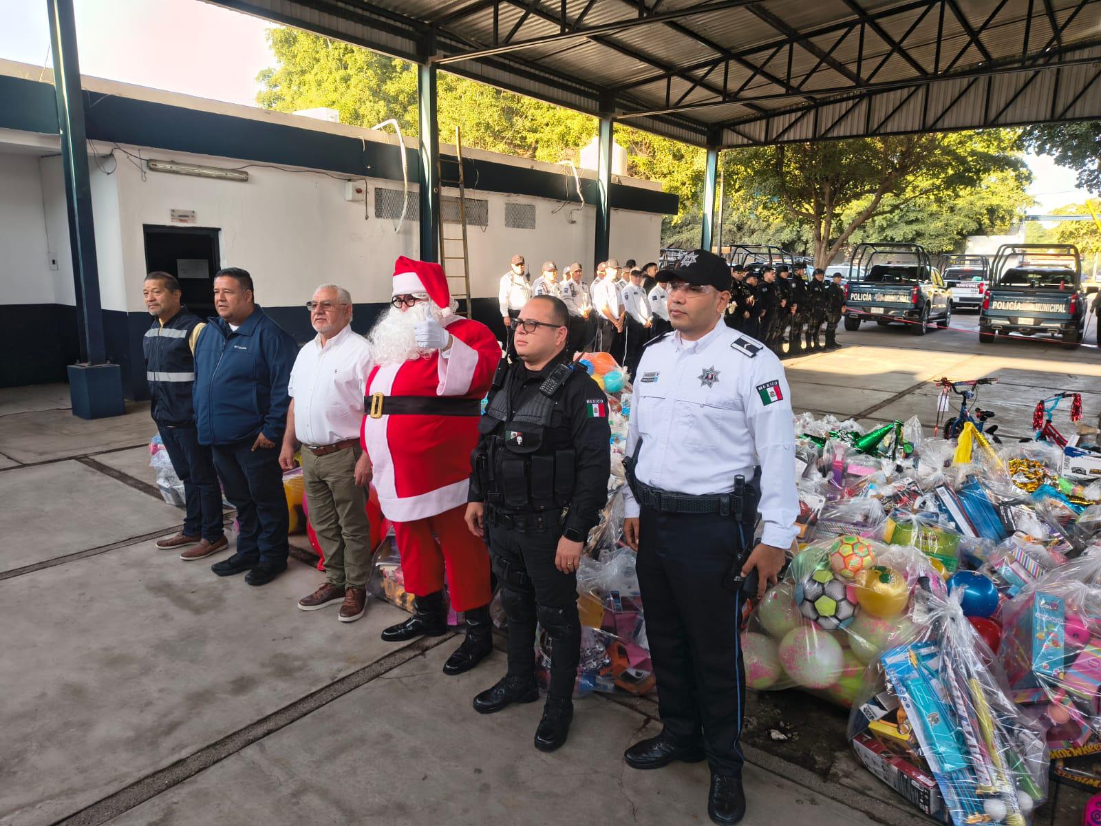 $!Programa ‘Poli Claus 2025’ llevará 11 mil juguetes y sonrisas a niños en sectores vulnerables de Ahome