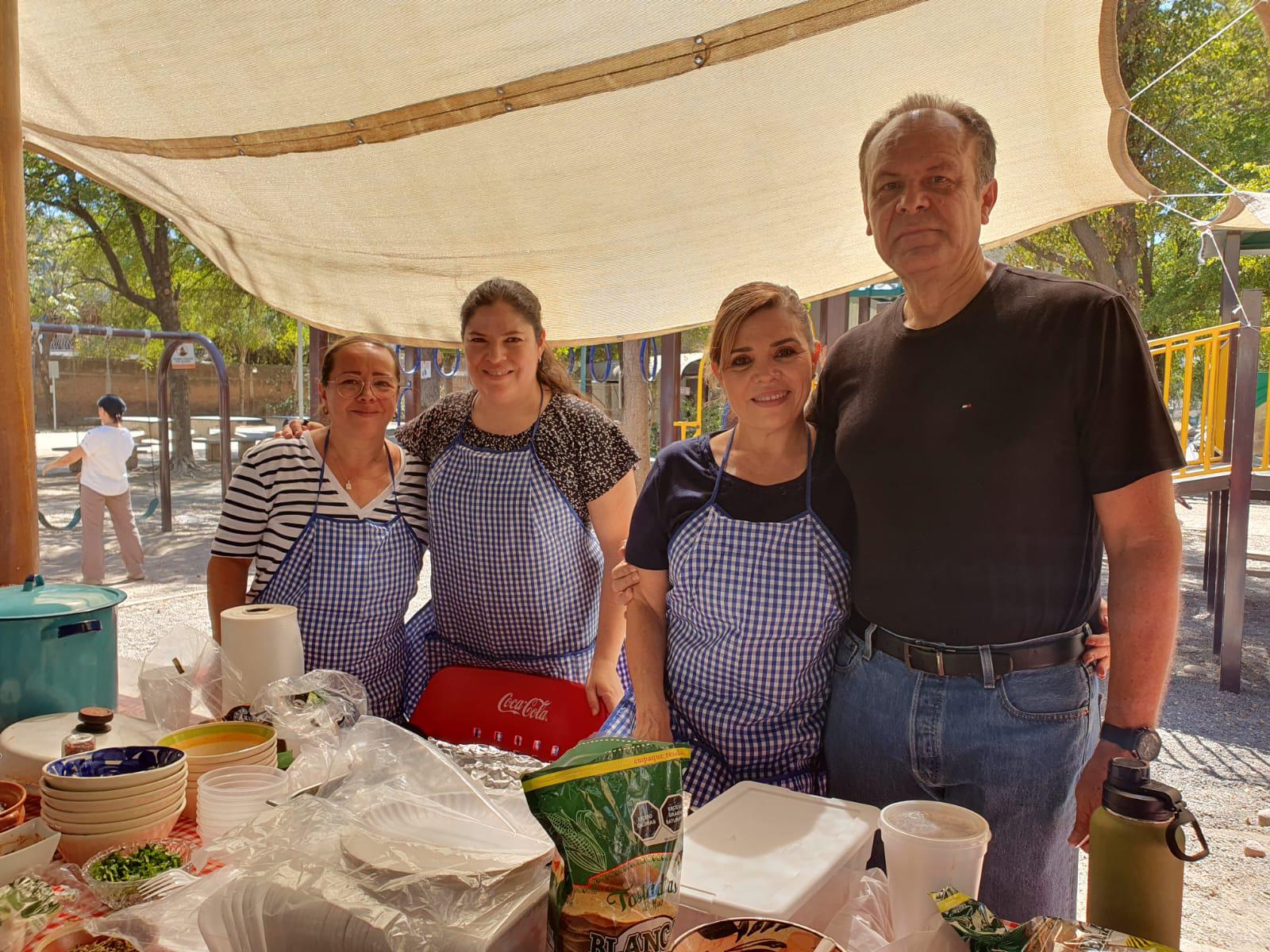 $!Conviven en kermés para ayudar al Templo de la Sagrada Familia
