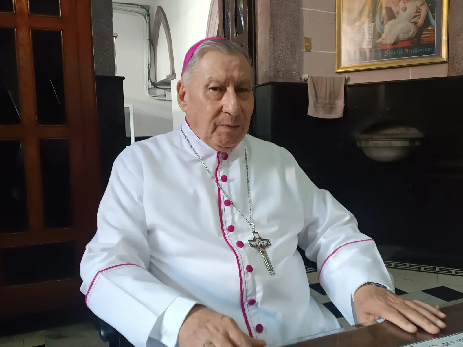 $!Obispo de Mazatlán llama a evitar los excesos y disparos al aire en fiestas decembrinas