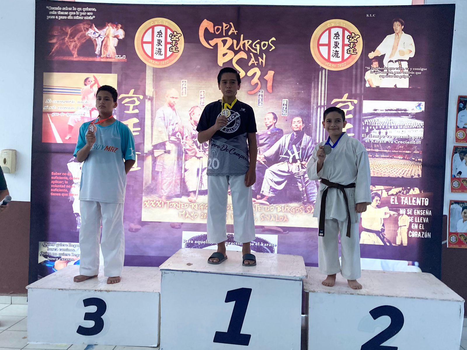 $!Mazatlecos conquistan 39 medallas en el Torneo Regional de Karate Do, Burgos San