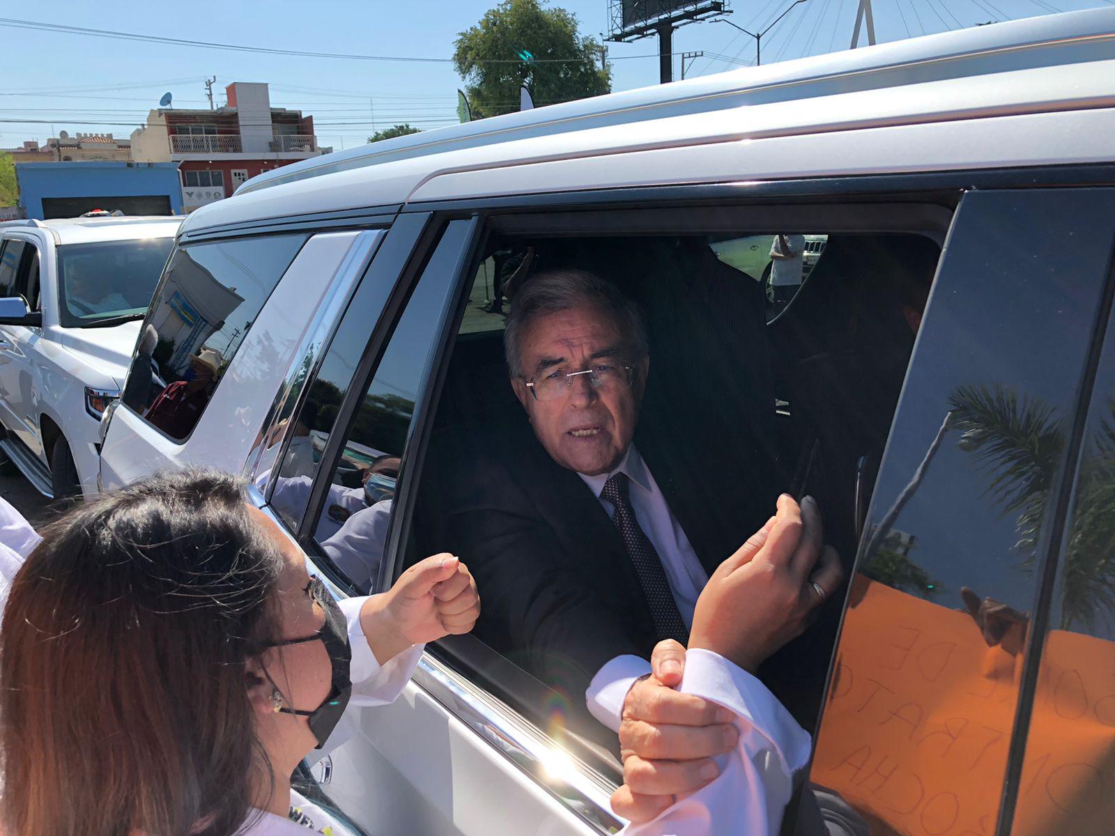 $!Rocha Moya llega al Congreso del Estado rendir protesta como Gobernador