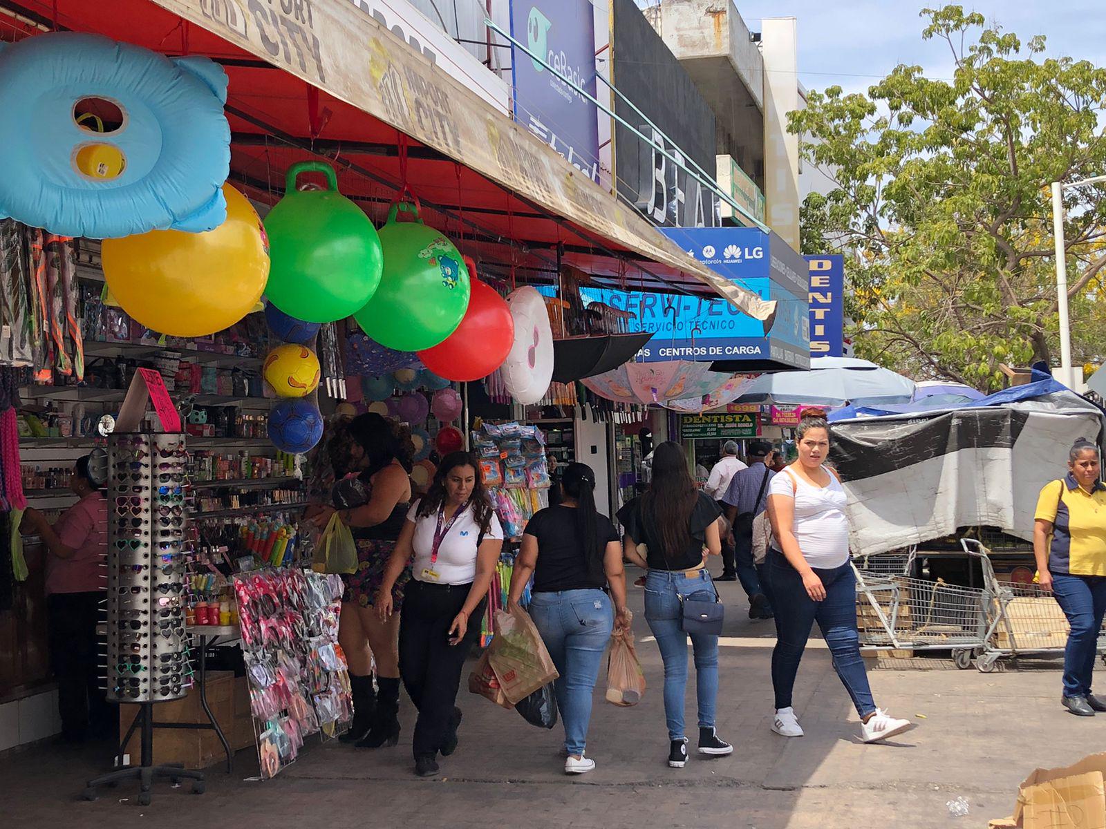 $!Hay horario especial en Mercado Garmendia y locales del Centro de Culiacán