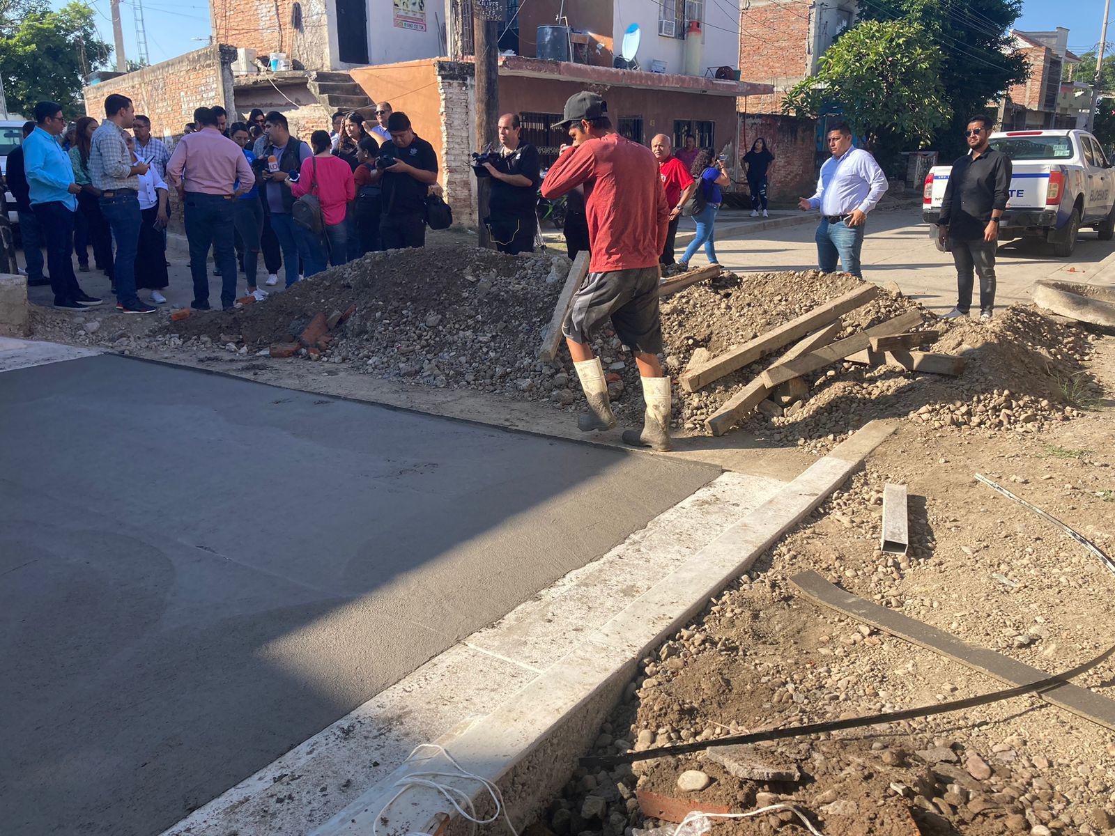 $!Invierten más de $8 millones en rehabilitar calle de la colonia Klein, en Mazatlán