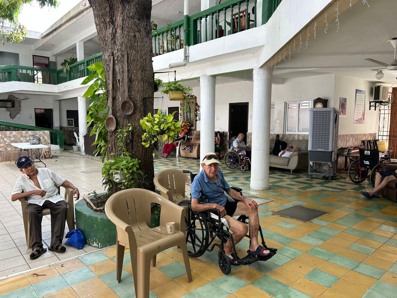 $!Festejan con alegría el Día del Abuelo en el Asilo de Ancianos de Mazatlán