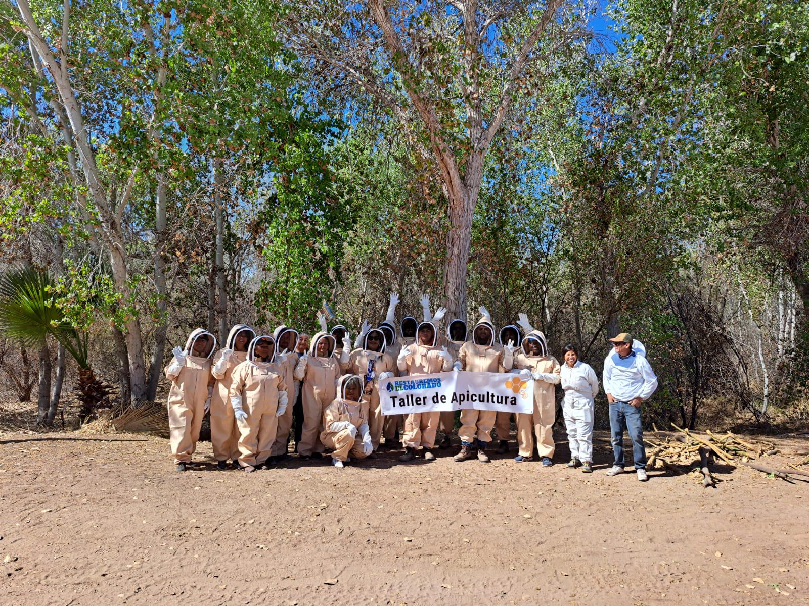 $!Grupo del primer taller de apicultura en 2025.