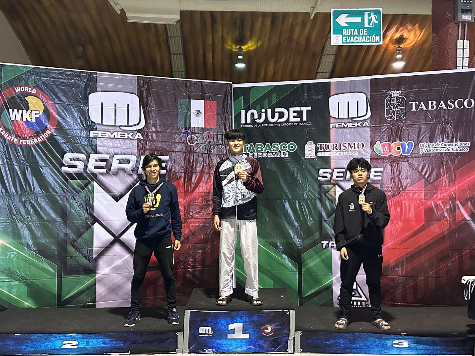 $!Cosechan karatekas mazatlecos cuatro oros en la Serie MX