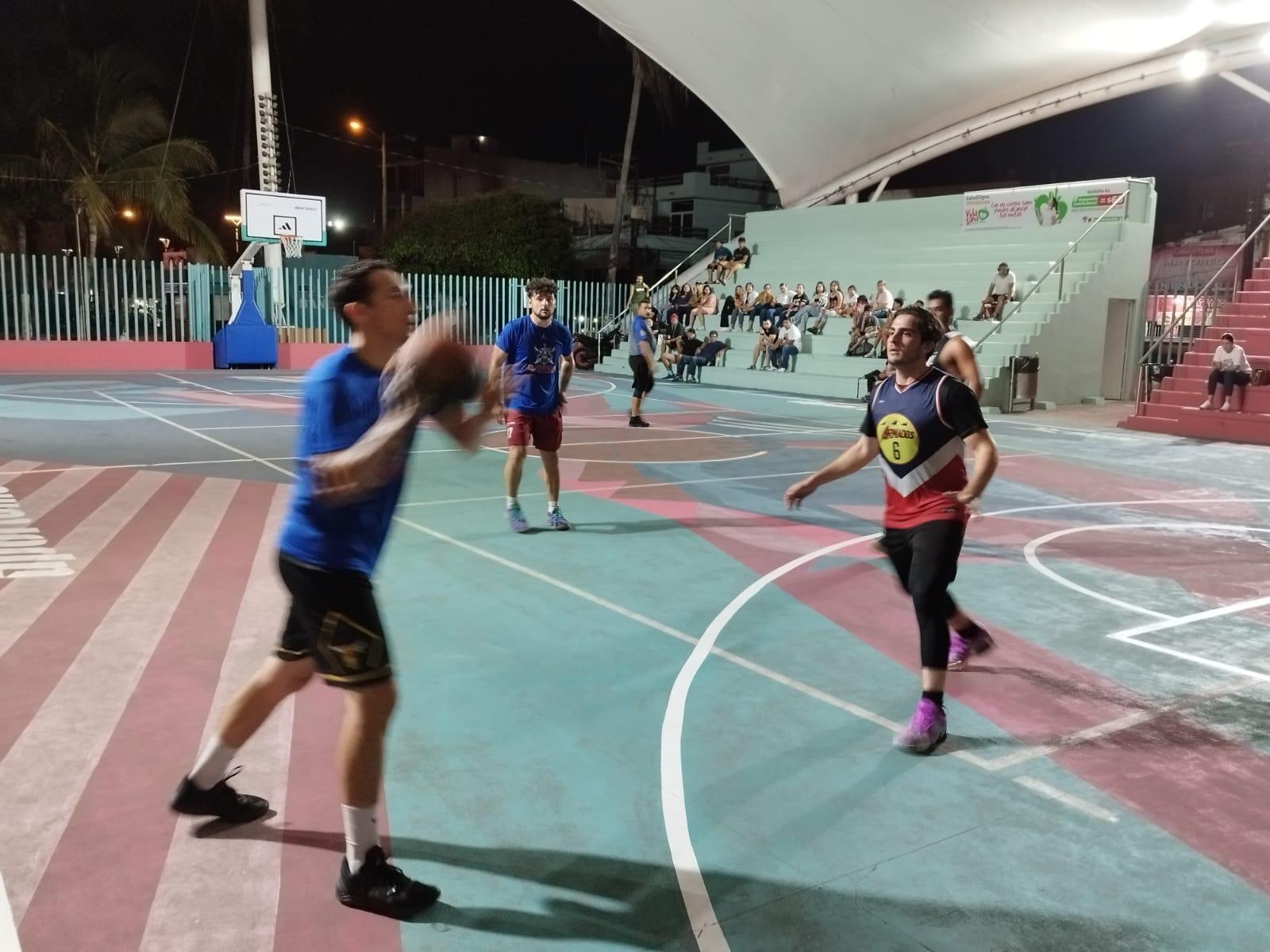 $!Piratas Basketball sostiene partido de preparación ante cuadro local