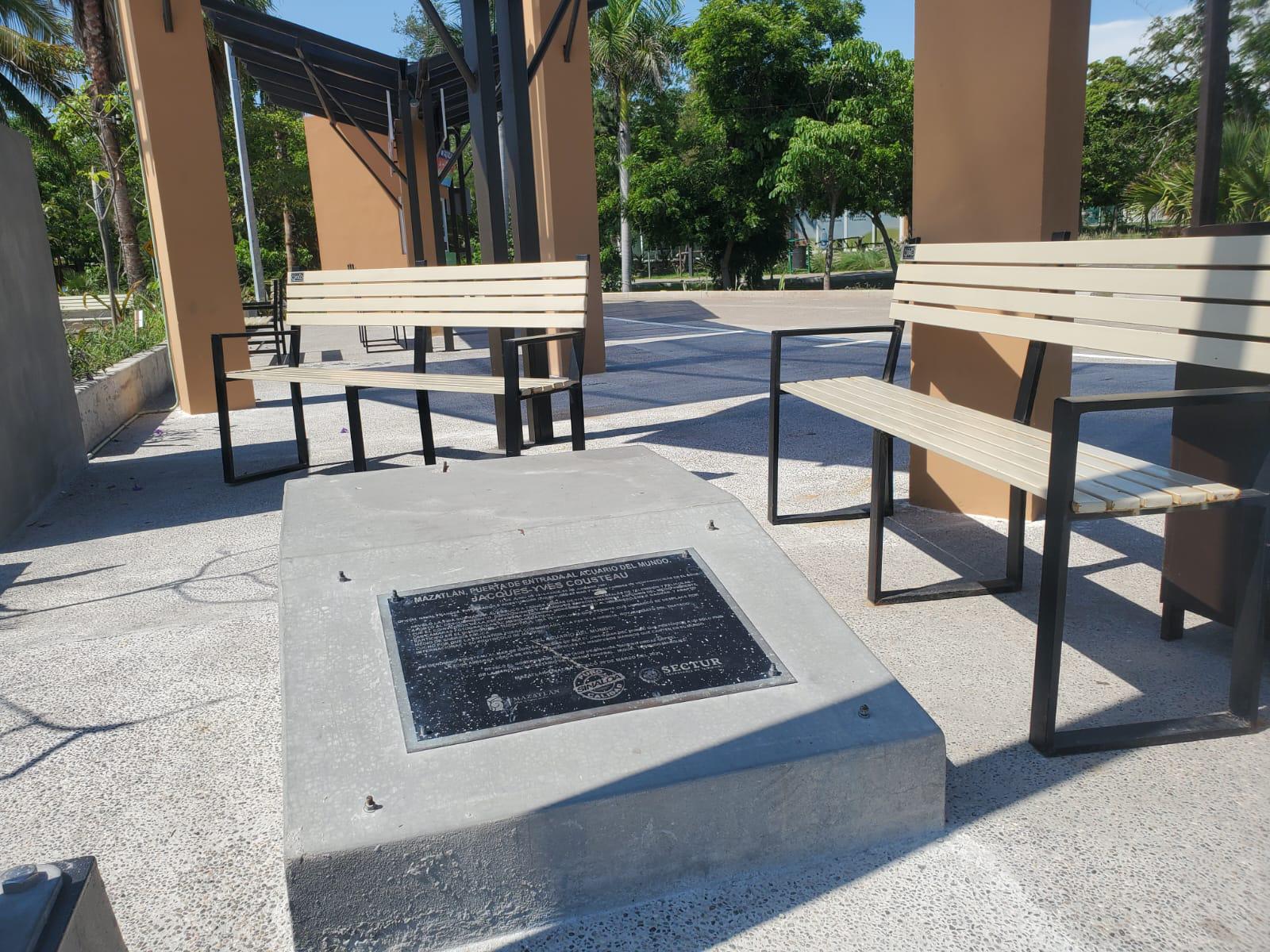 $!Monumento de Jacques Cousteau ya estaba en el Parque Central de Mazatlán, pero reubicarlo costó $1.6 millones