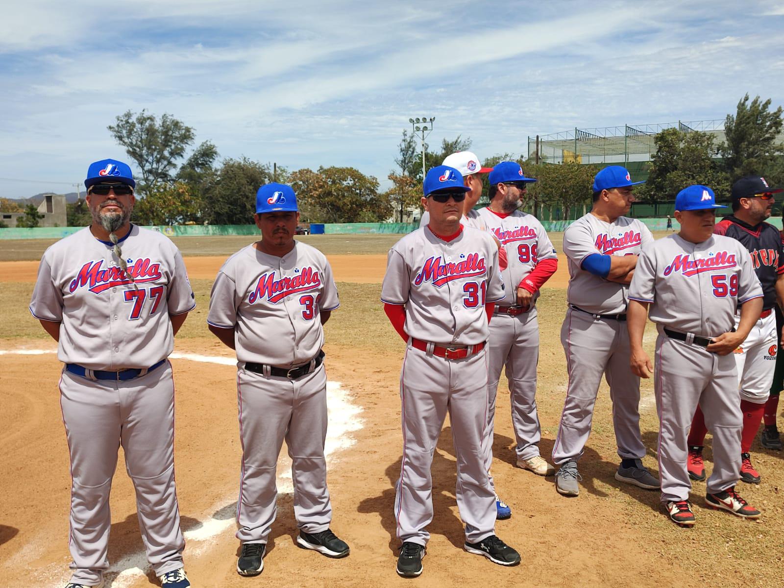 $!Dan banderazo en la Liga de Beisbol 40 y Más en el Club Deportivo Muralla