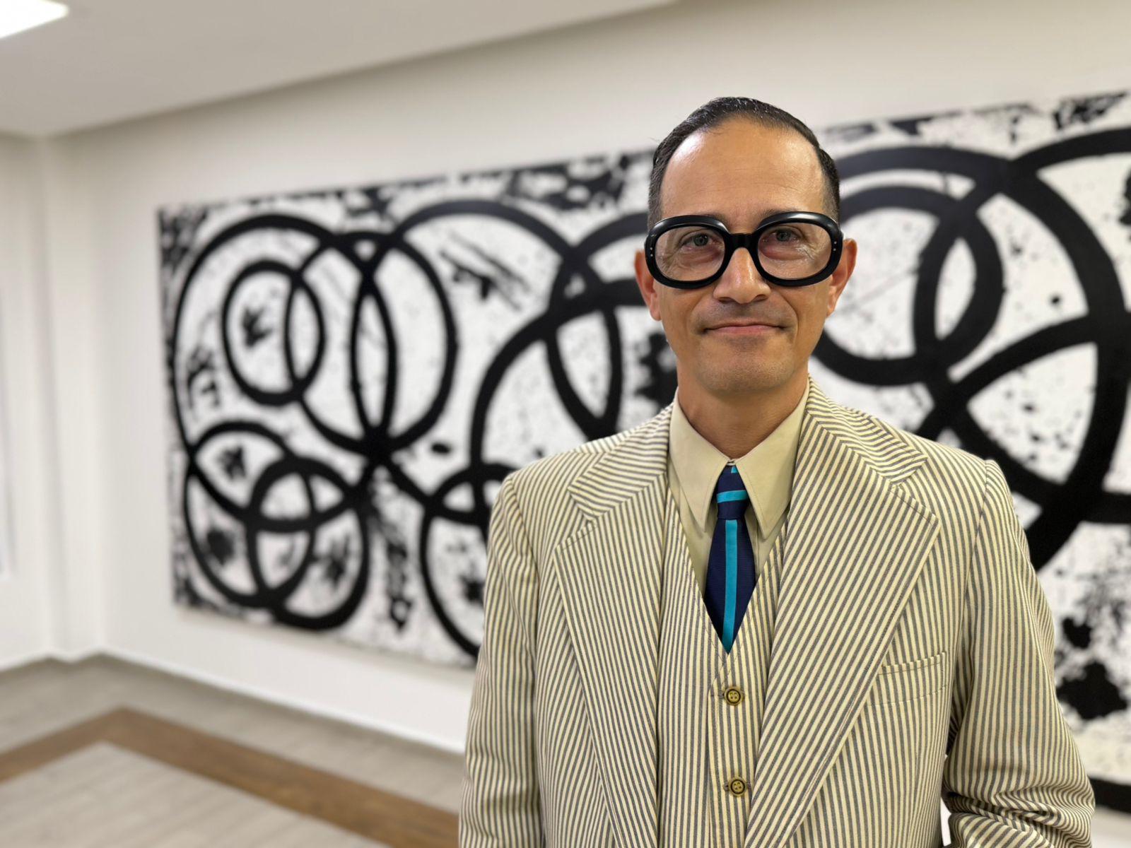 $!Krismell inauguró la exposición “Leptons” en el Archivo Histórico de Mazatlán, donde explora el vínculo entre arte contemporáneo y física subatómica.