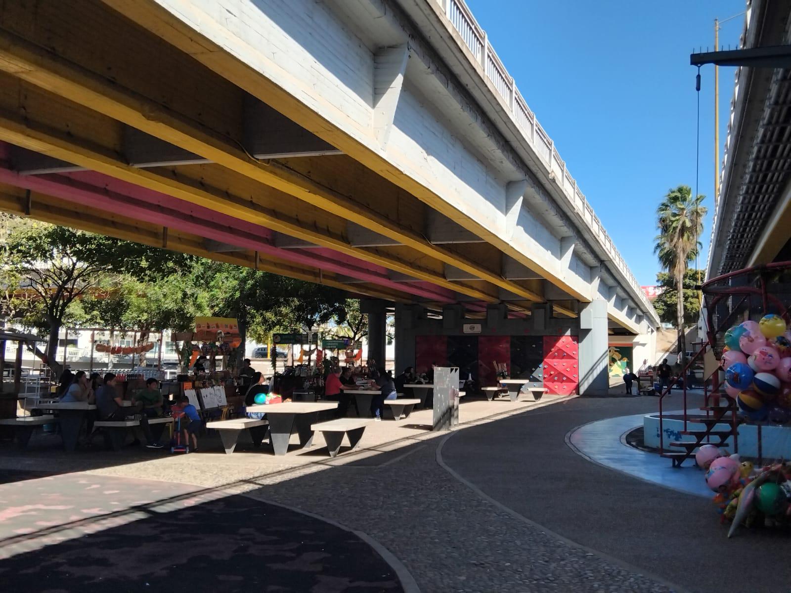 $!Reportan bajas ventas vendedores ambulantes del Parque Acuático de Culiacán