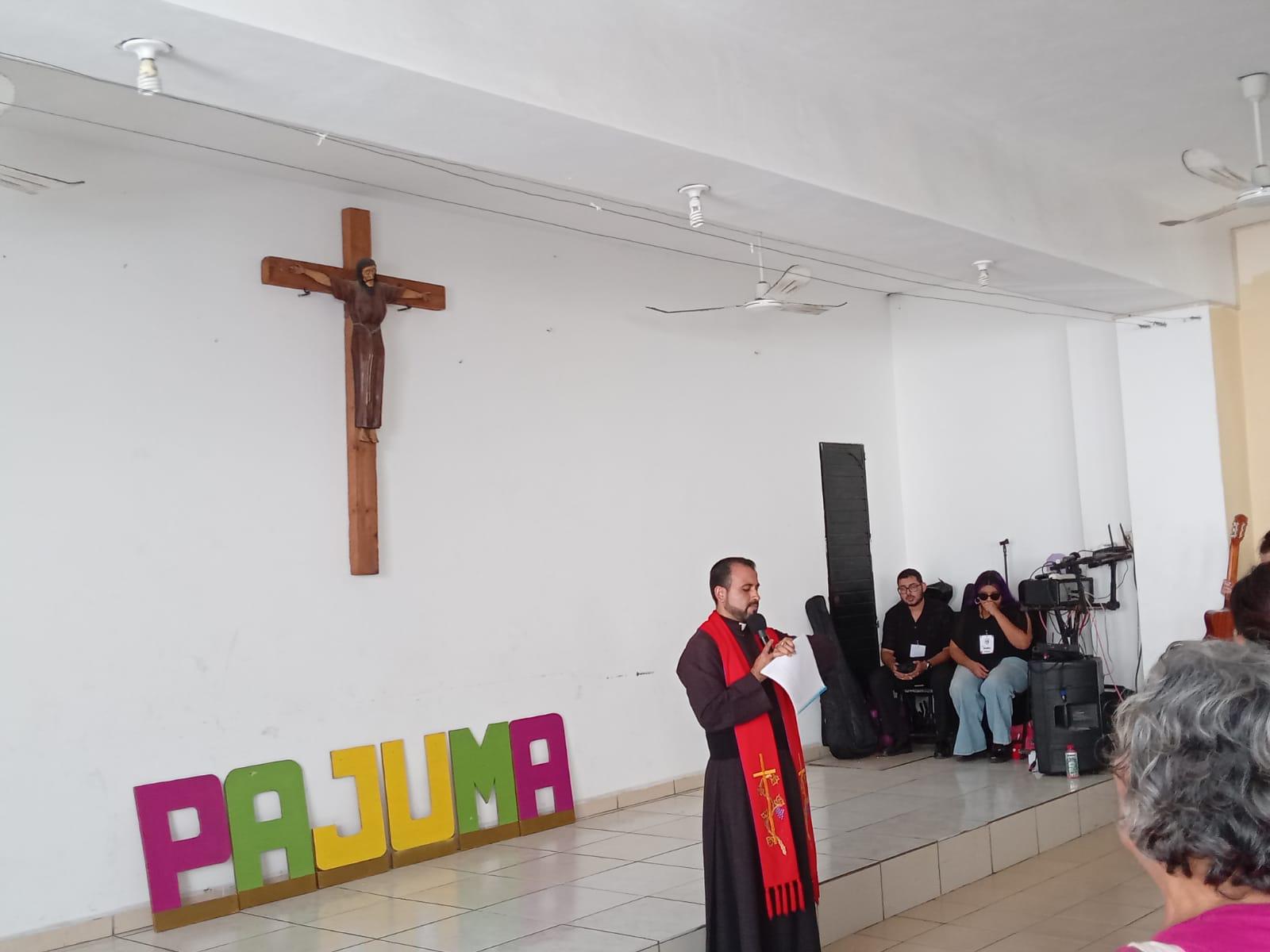 $!Mazatlecos y turistas atestiguan el Viacrucis Viviente en calles del Centro de puerto