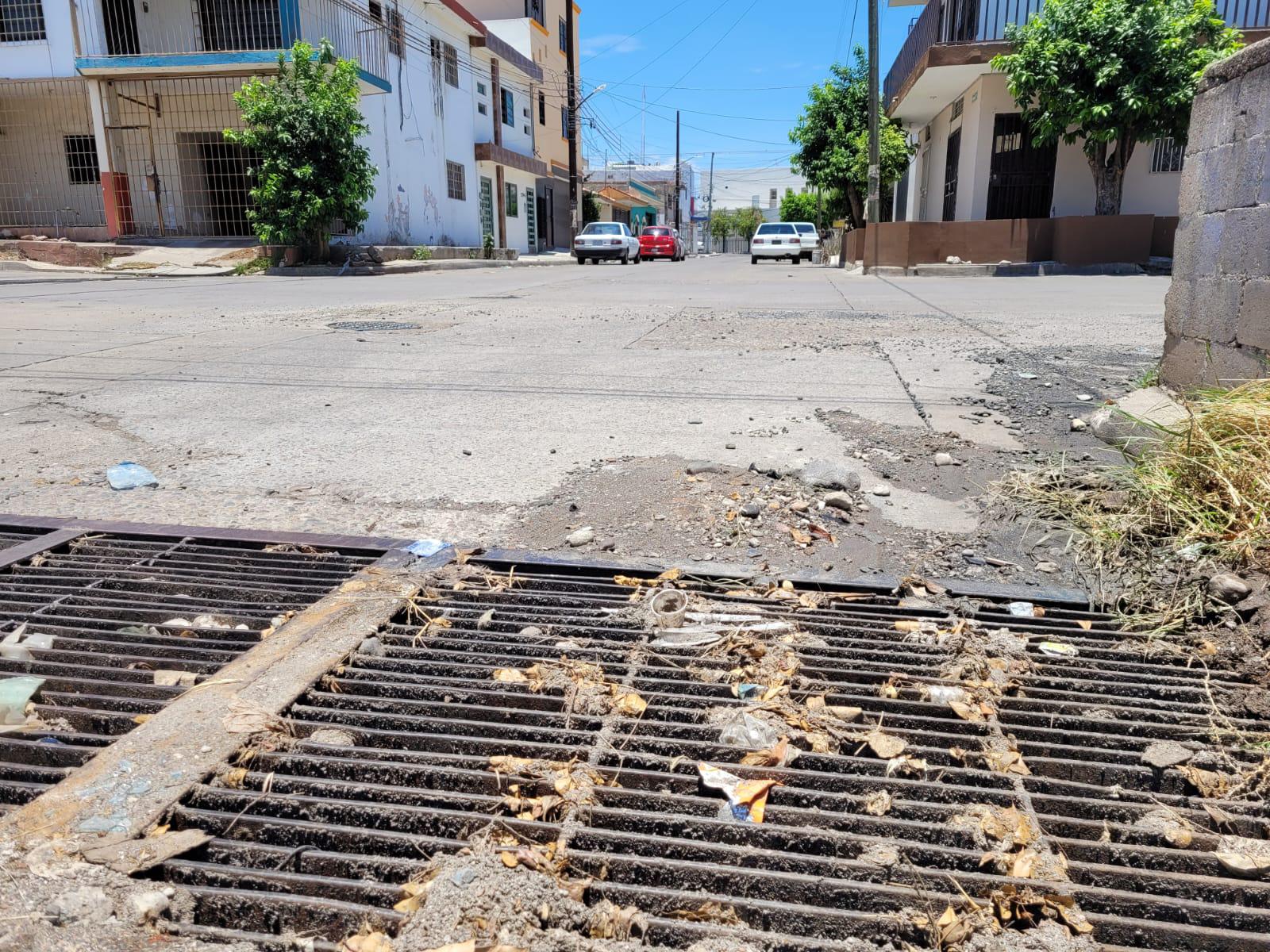 $!Japac repara fuga de aguas negras en la Rosales tras denuncia
