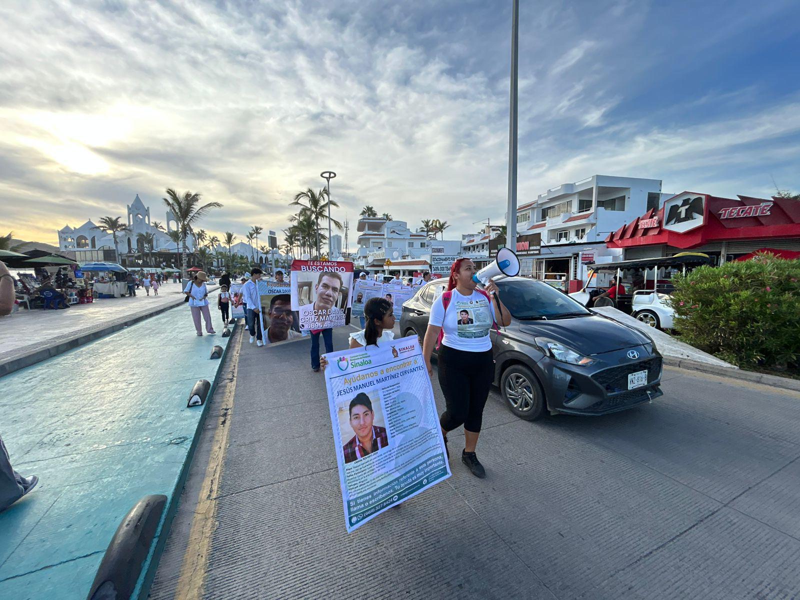 $!Familiares de desaparecidos marchan en Mazatlán para exigir justicia