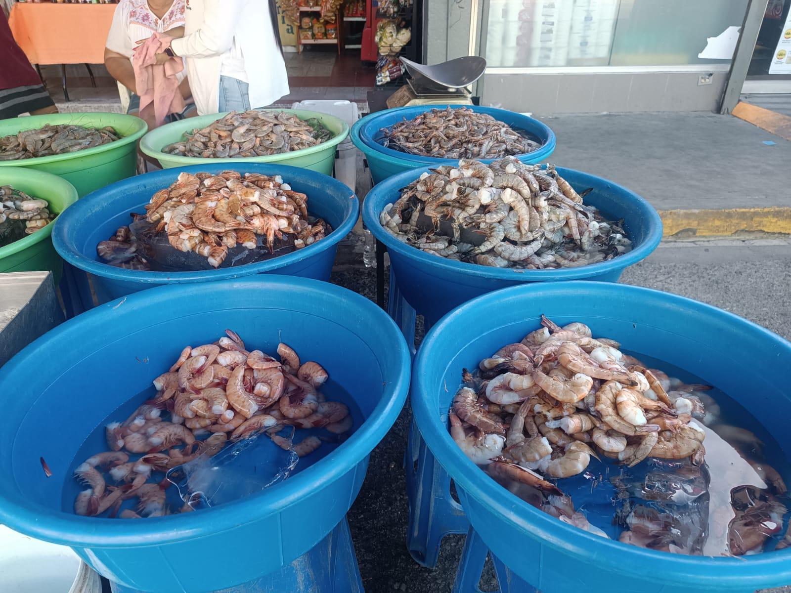 $!En Mazatlán, se mantienen ventas de ‘changueras’ en un 30 y 40 por ciento; esperan que repunte en Semana Santa