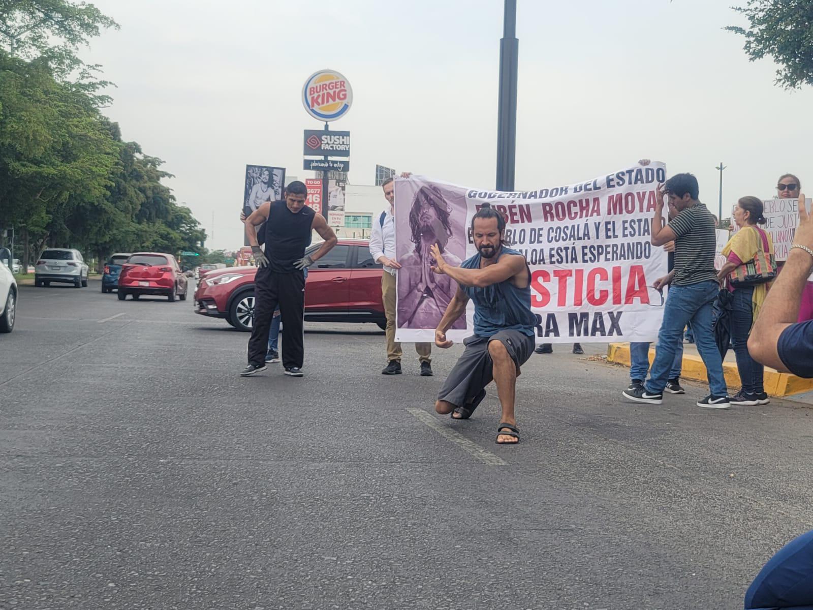 $!Marchan para pedir justicia por Max, el bailarín asesinado en Culiacán