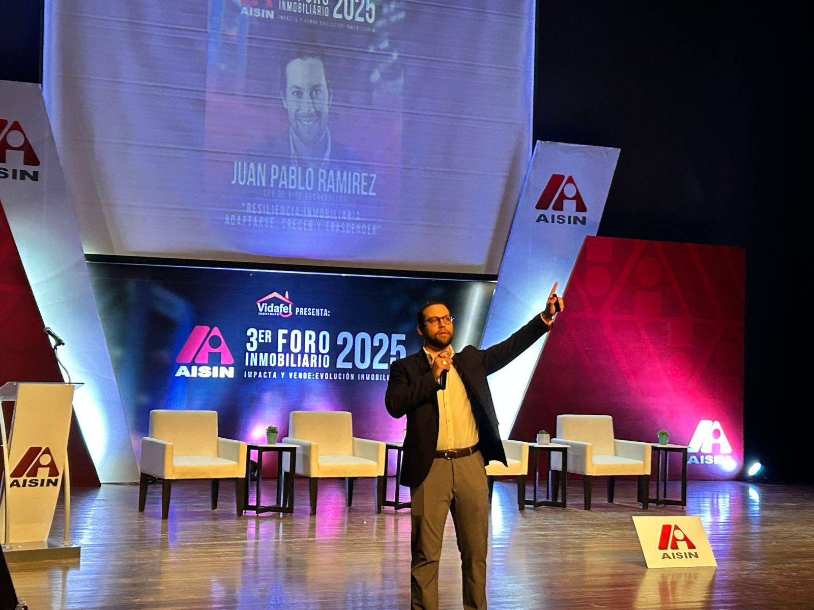 $!Hay que perderle el miedo al fracaso, llama Juan Pablo Ramírez en foro inmobiliario de Culiacán