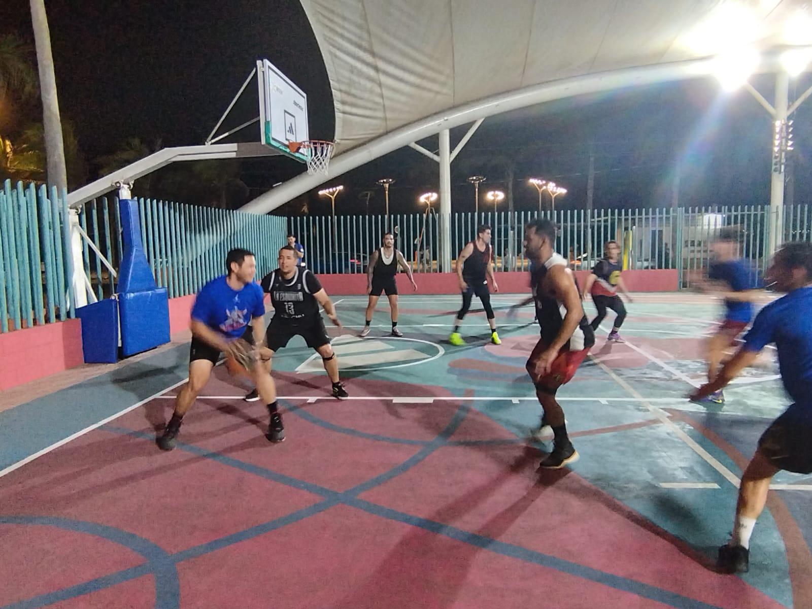 $!Piratas Basketball sostiene partido de preparación ante cuadro local