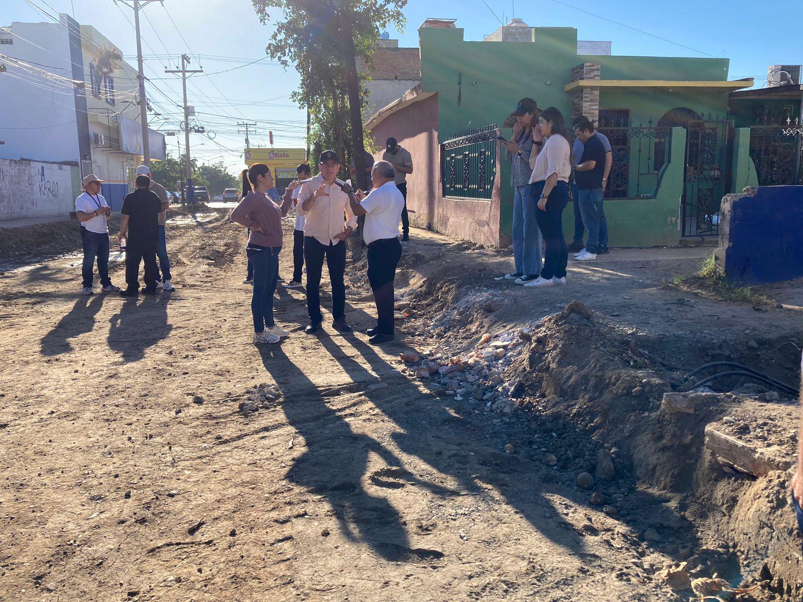 $!Realizan obra hidrosanitaria y de pavimentación en calle del Infonavit Jabalíes